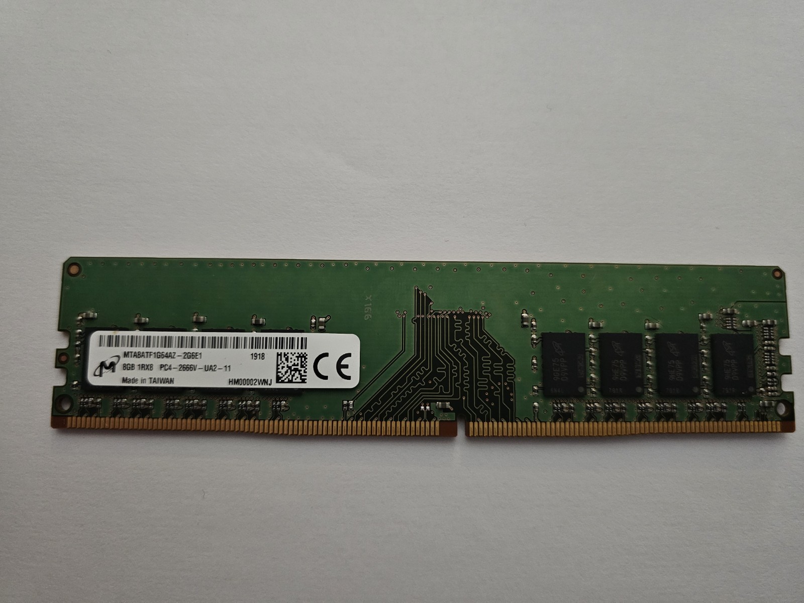 Micron 8GB PC4-21300 (DDR4-2666) Memory (MTA8ATF1G64AZ2G6E1)