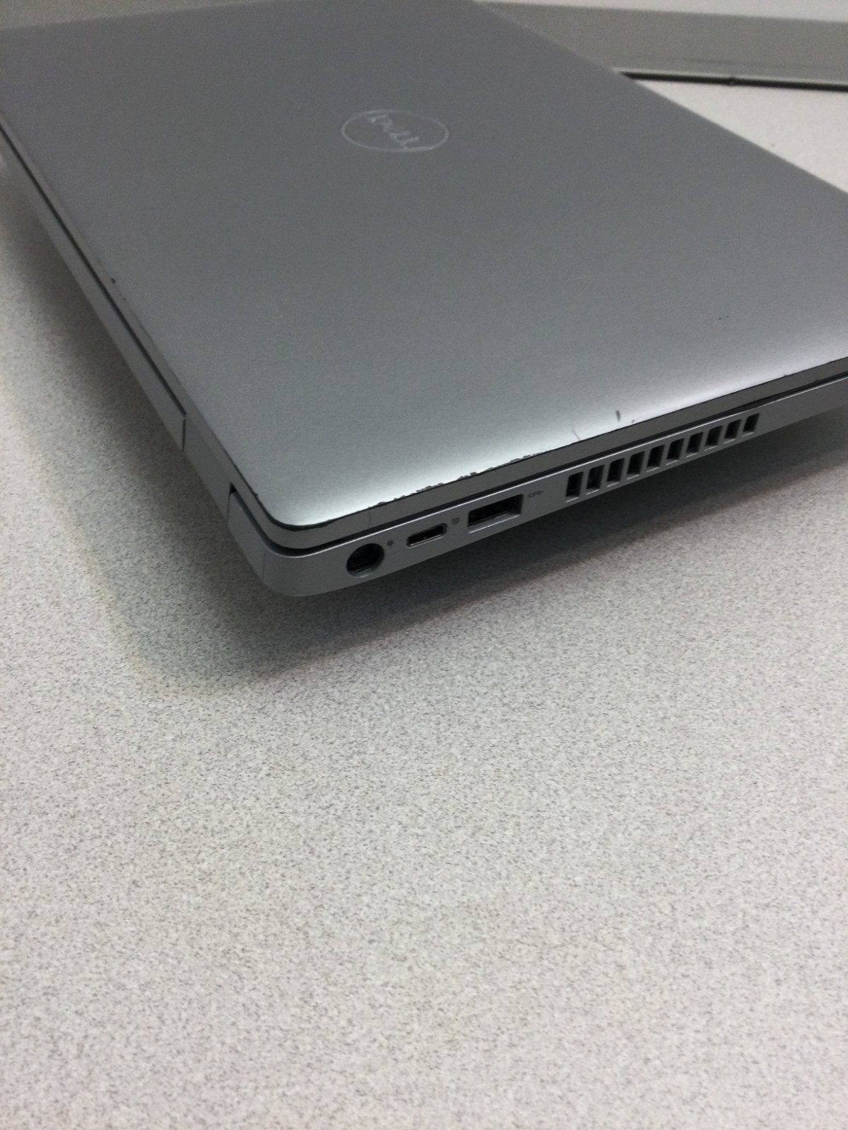 DELL LATITUDE 5410 INTEL CORE i5-10210U 1.60GHZ 8GB RAM 256 GB SSD WIN 11 PRO