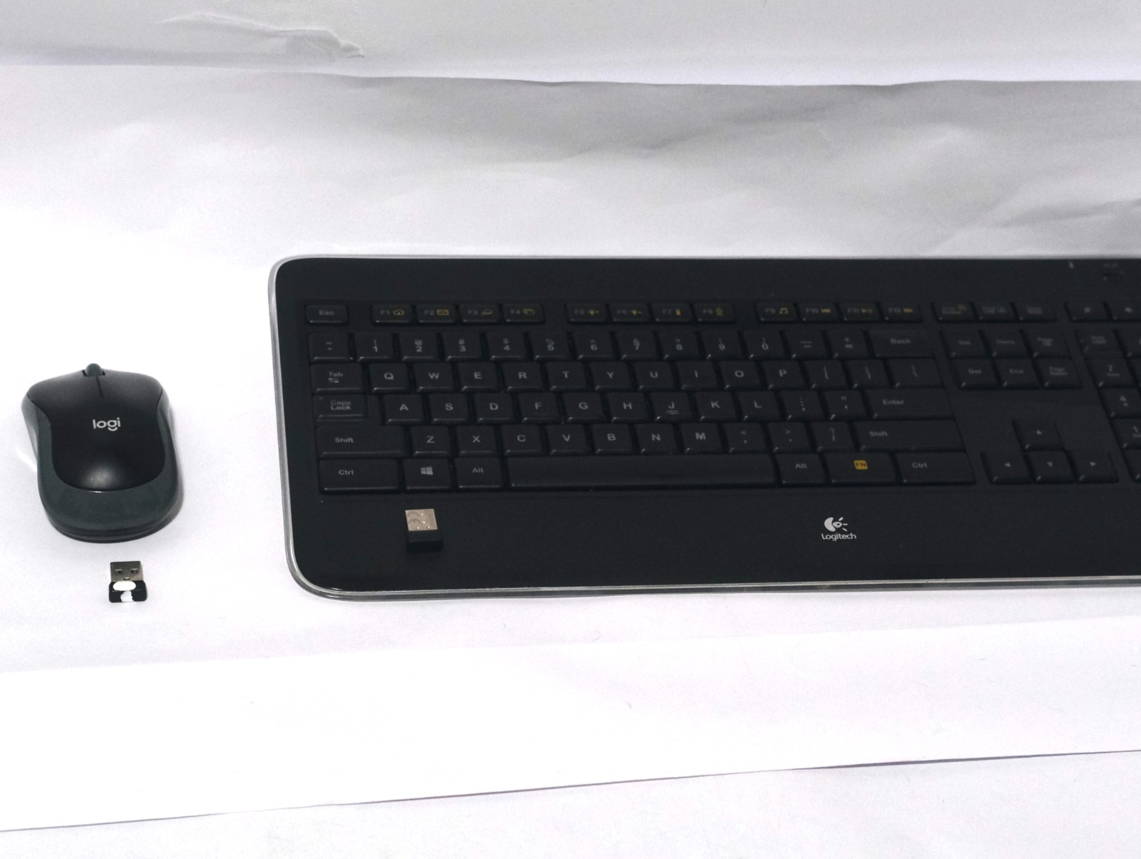 Logitech Bundle K800 Wireless Keyboard M185 Wireless Mouse w/ USB Tested & Works
