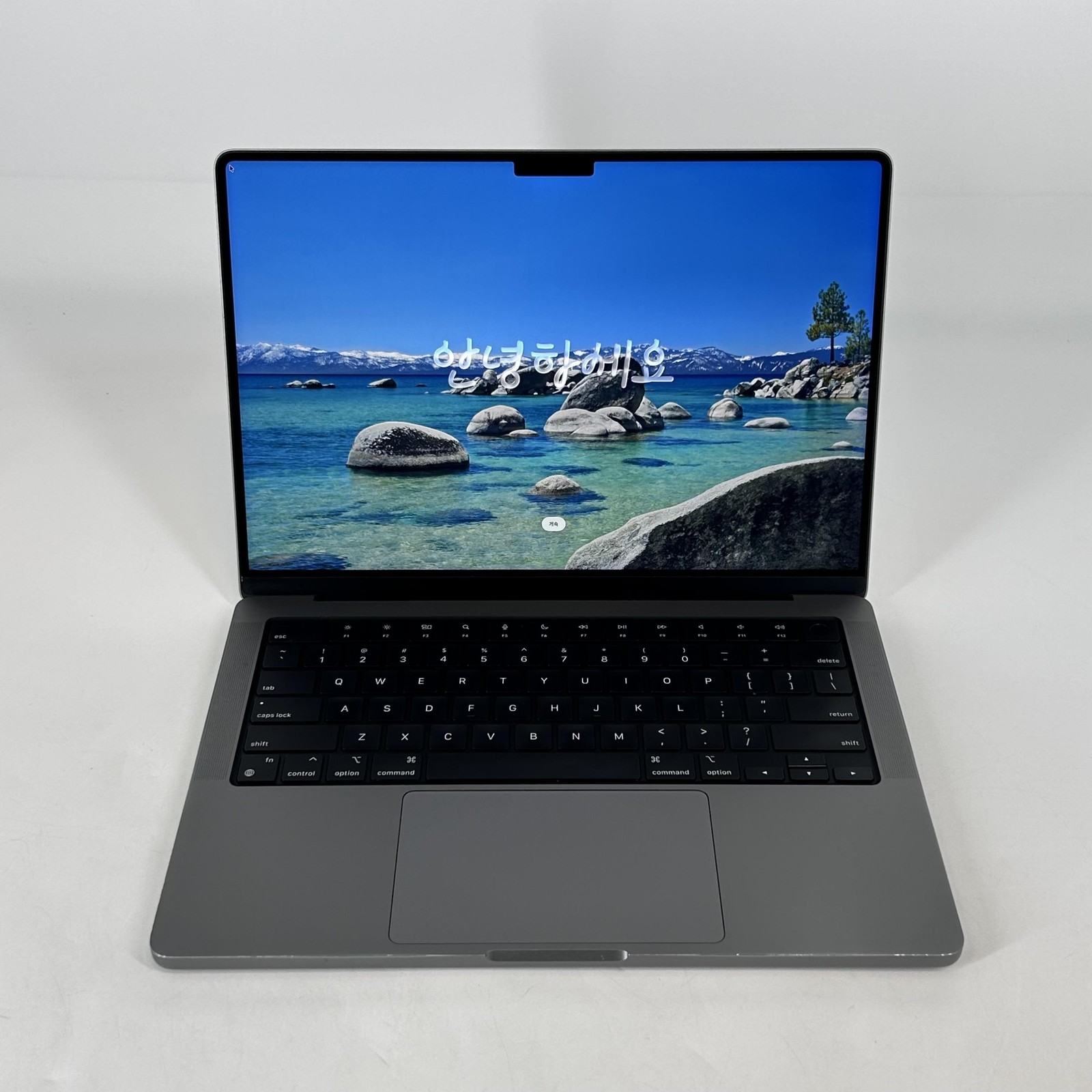 MacBook Pro 14 Space Gray 2021 3.2 GHz M1 Pro 10-Core CPU 16-Core GPU 16GB 1TB