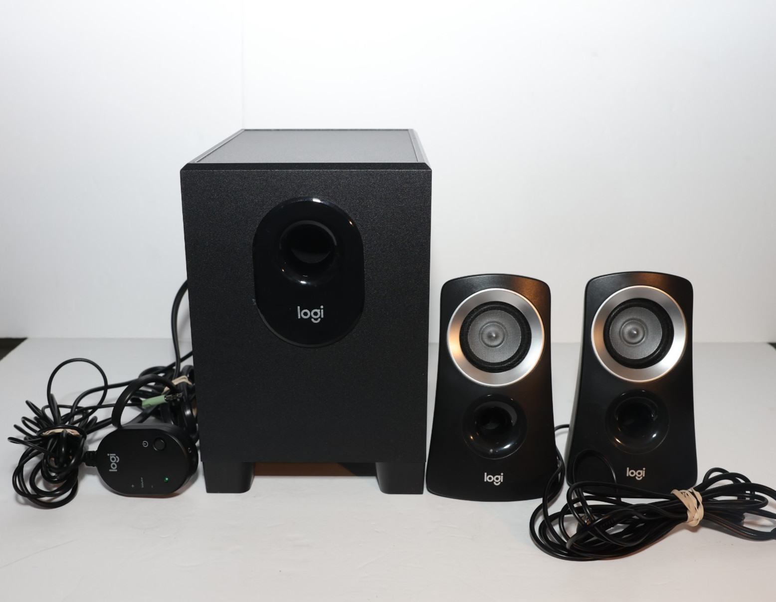 Logitech Z313 2.1 Multimedia Speakers Subwoofer & Wired Controller TESTED WORKS