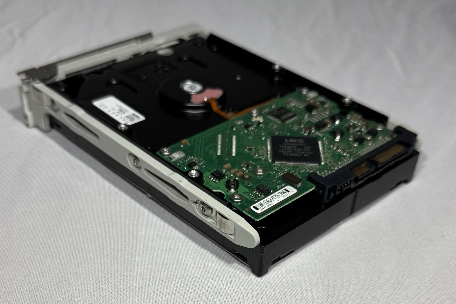 Sun 540-7511 250GB3.5″ 7200RPM SATA 3.0Gb/s HDD w/SPUD Bracket – Sun Ultra 24