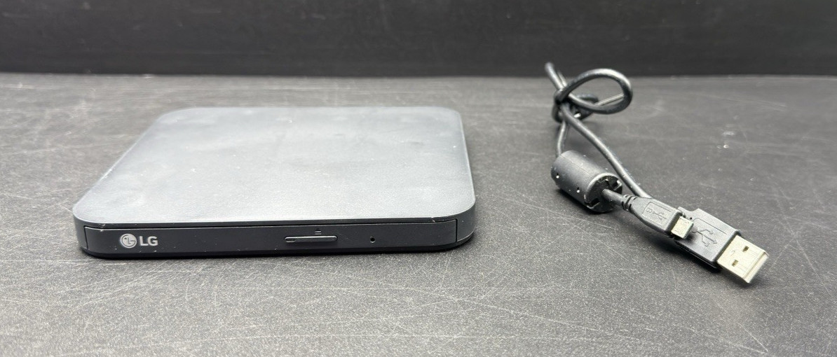 LG Ultra Slim Portable DVD Writer Compatible w/ Windows & Mac SP80NB80 TESTED