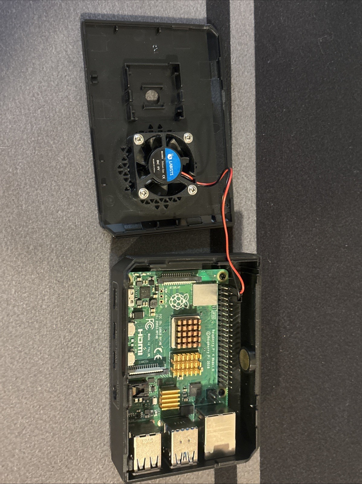 Raspberry Pi 4 Model B – With Cover Case – 4GB – Tested – Original Box And Wires