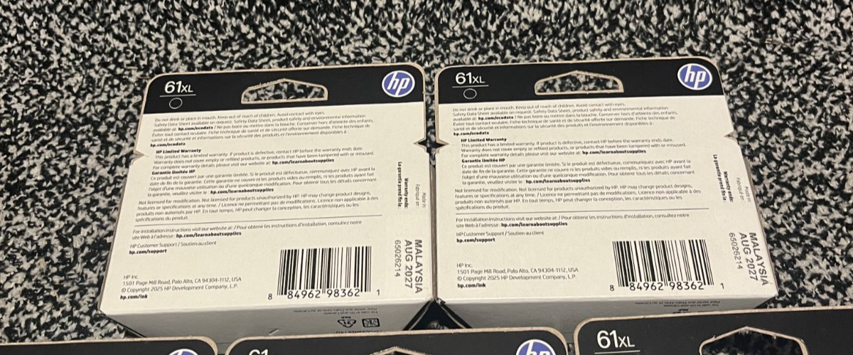 Lot of 8 Genuine HP Ink Cartridge 61XL Black CH563WN Date: August 2027 & 2028