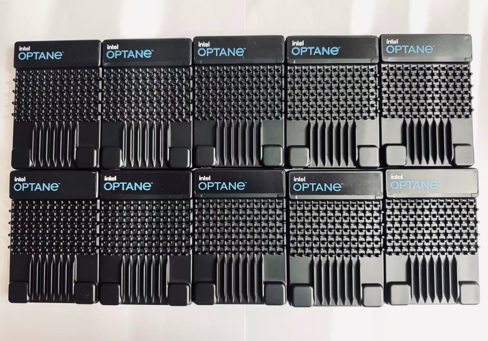 [Lot of 10] Intel Optane P5800X 1.6TB U.2 NVMe PCIe 4.0 2.5″ SSD SSDPF21Q016TB