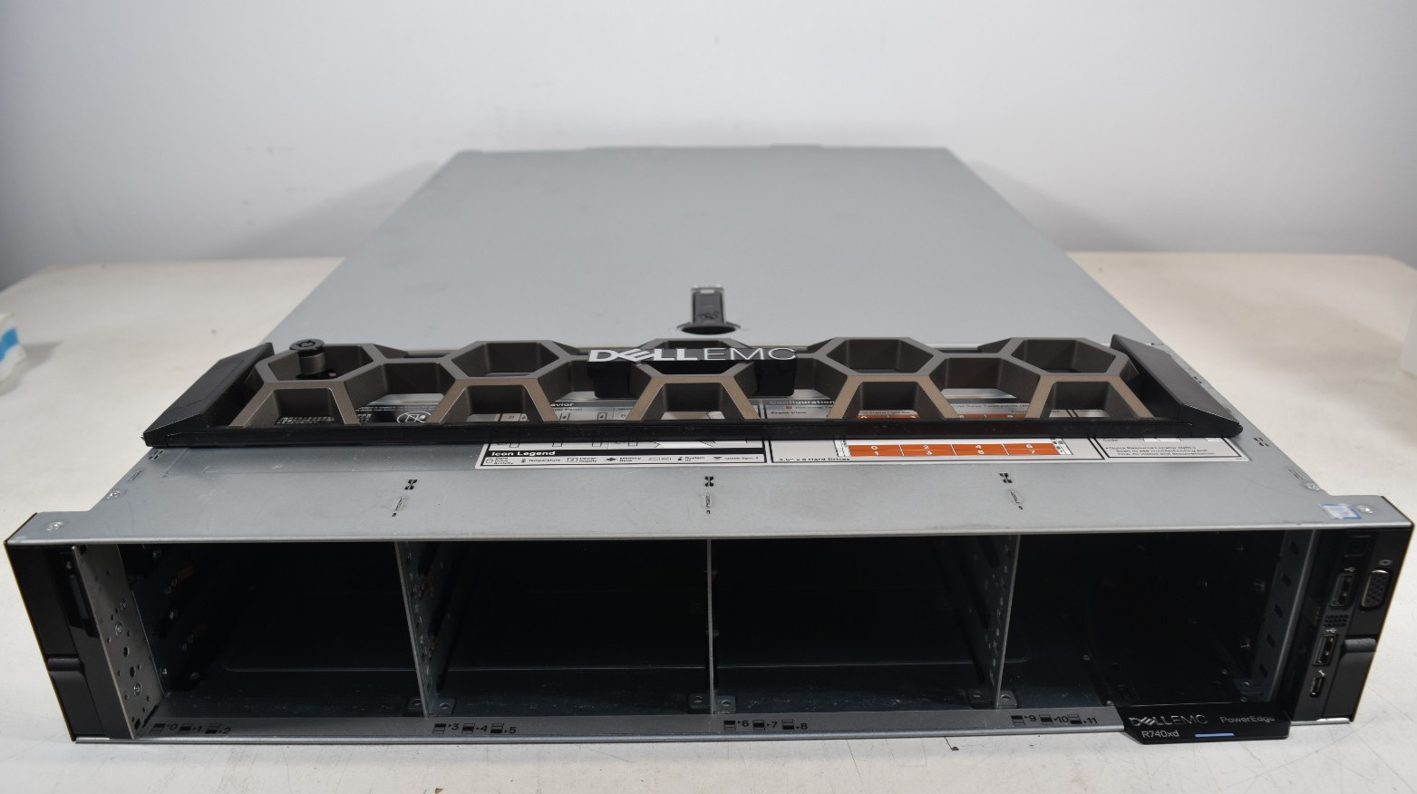 Dell PowerEdge R740XD – 2x Xeon Silver – NO RAM – PERC H730P RAID – NO DRIVES