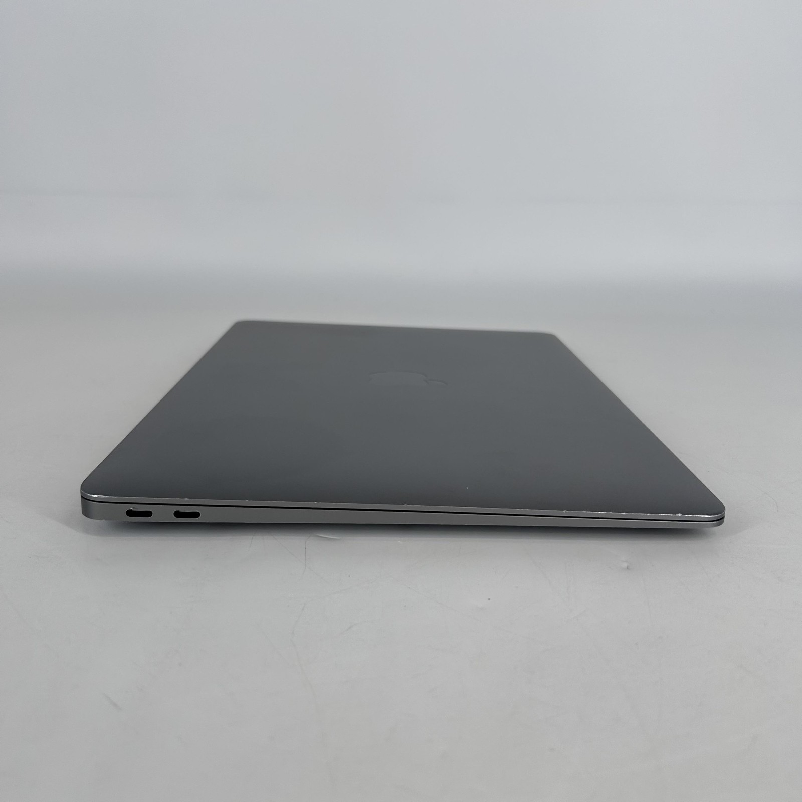 MacBook Air 13 Space Gray 2020 M1 8-Core CPU 7-Core GPU 8GB 256GB White Spots
