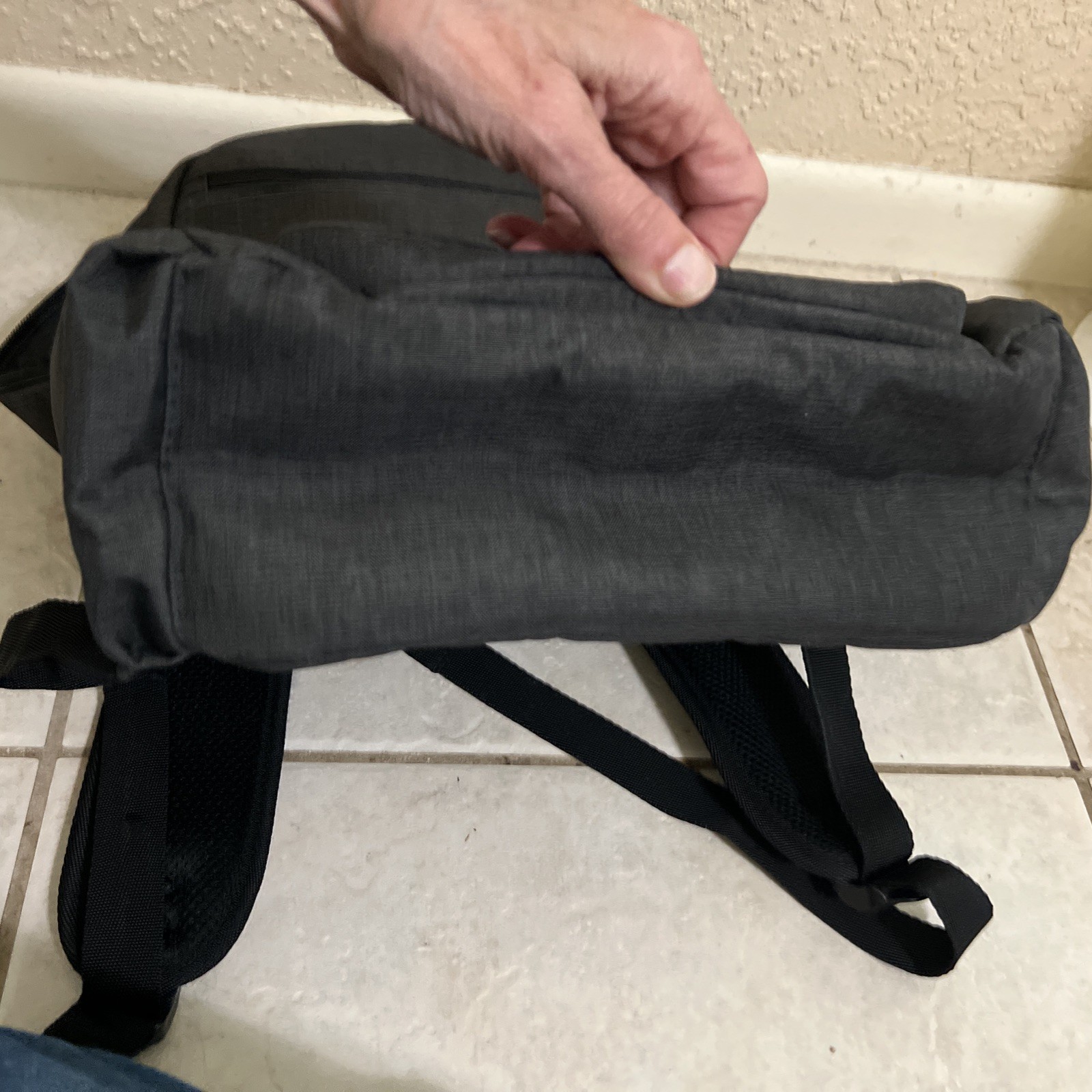 16″ Reebok Backpack Dark Gray One Size Laptop Sleeve Multiple Compartments NWOT