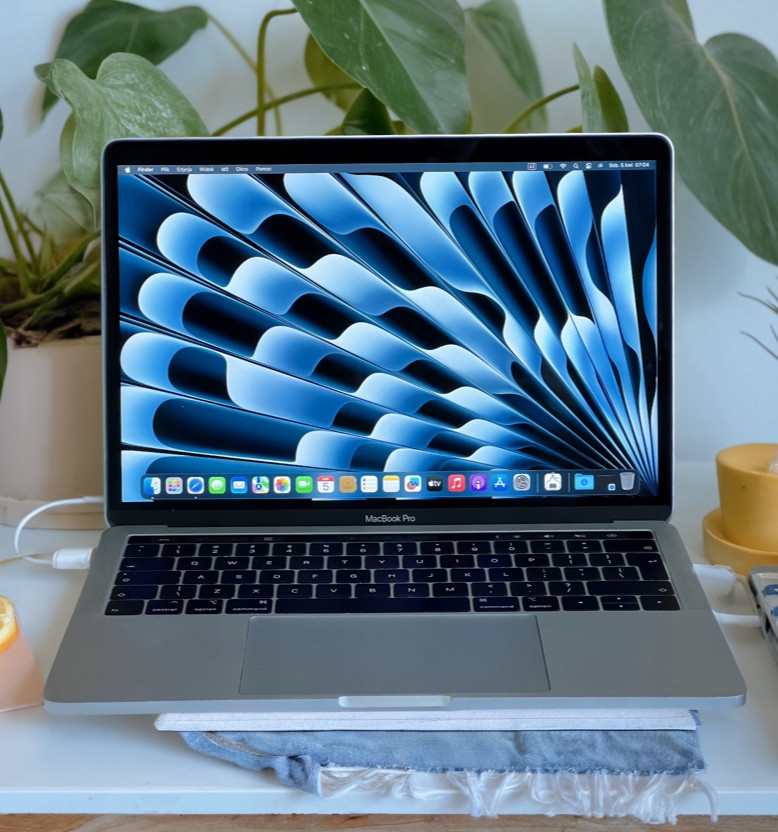 2024 OSX | MacBook Pro 13″ 2019 4.7 Max Core i7 Touch Bar 512GB SSD + WARRANTY
