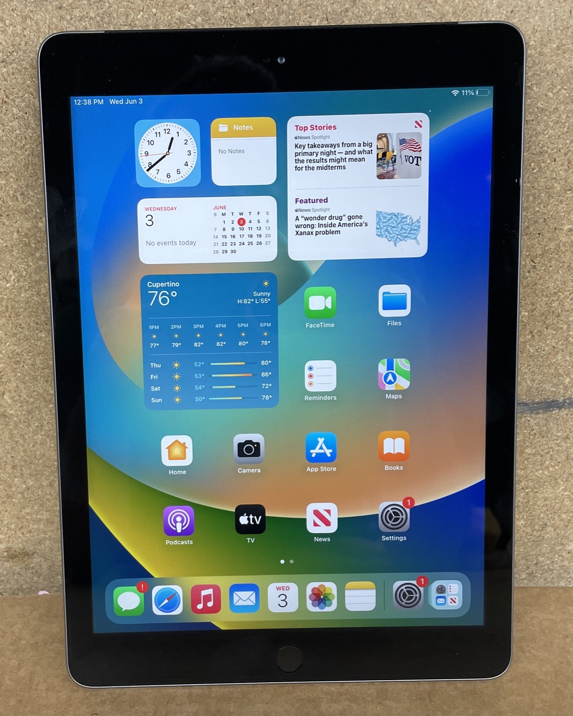 Apple iPad 5th Gen 32GB Space Gray Wi-Fi 9.7” A1822 iPadOS 16.7.16 Tested