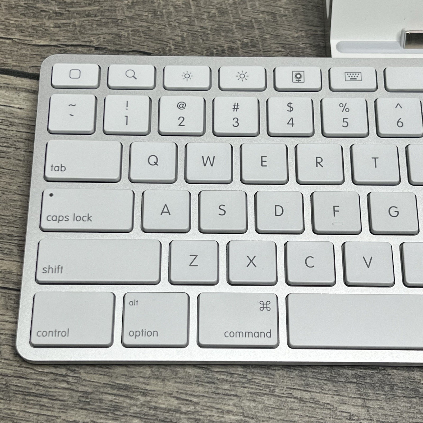Apple iPad Keyboard Dock A1359 MC533LL/B Apple iPad 1st 2nd 3rd Gen – Tested