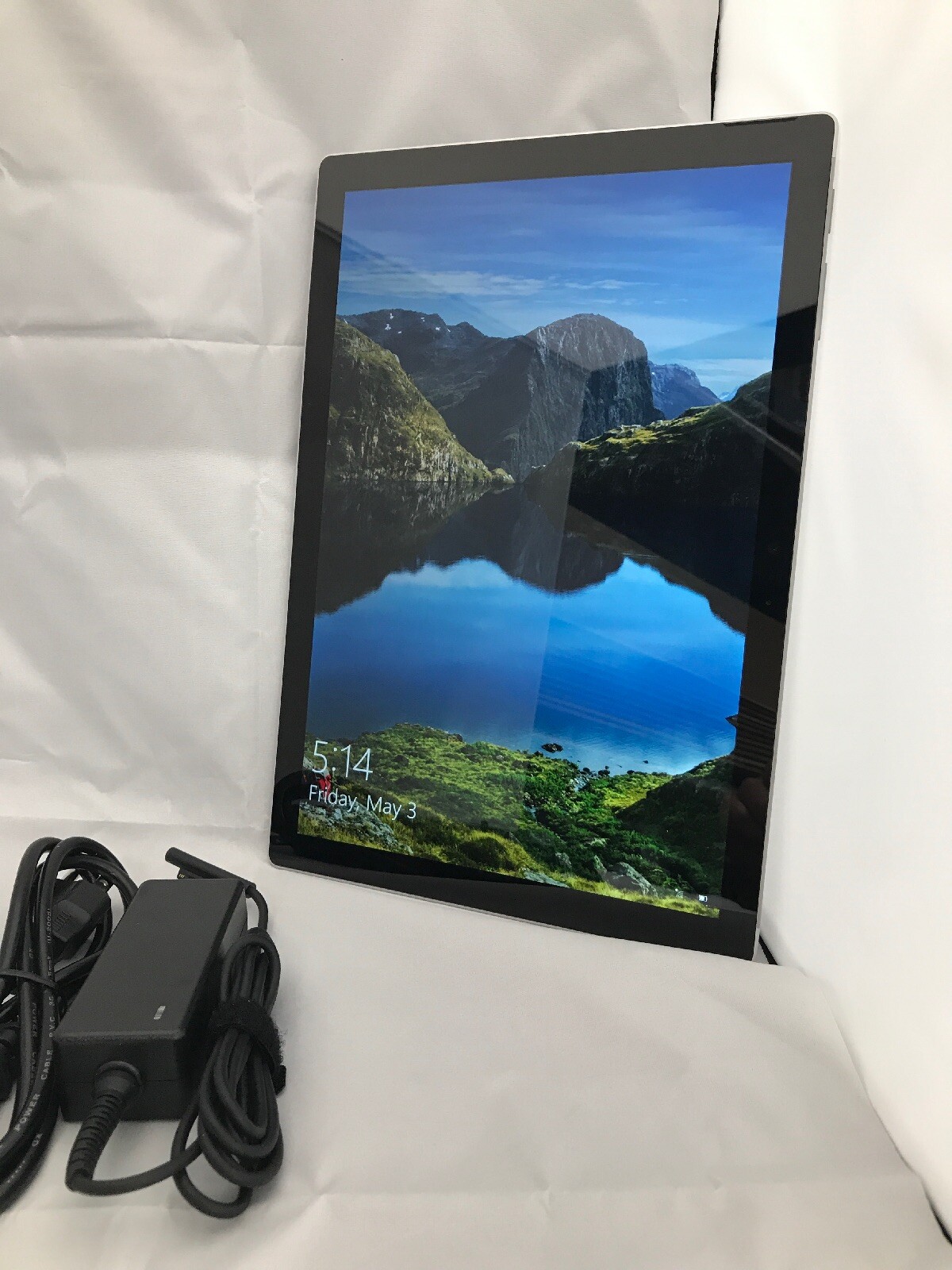 Microsoft Surface Pro 5 Model 1796 12.3 Intel 4GB/8GB/16gb 128-256-512GB-1TB