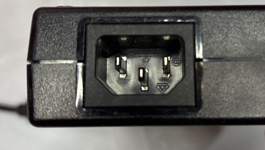 Delta ac/dc adapter adp-230eb t 19.5V 11.8A big barrel end