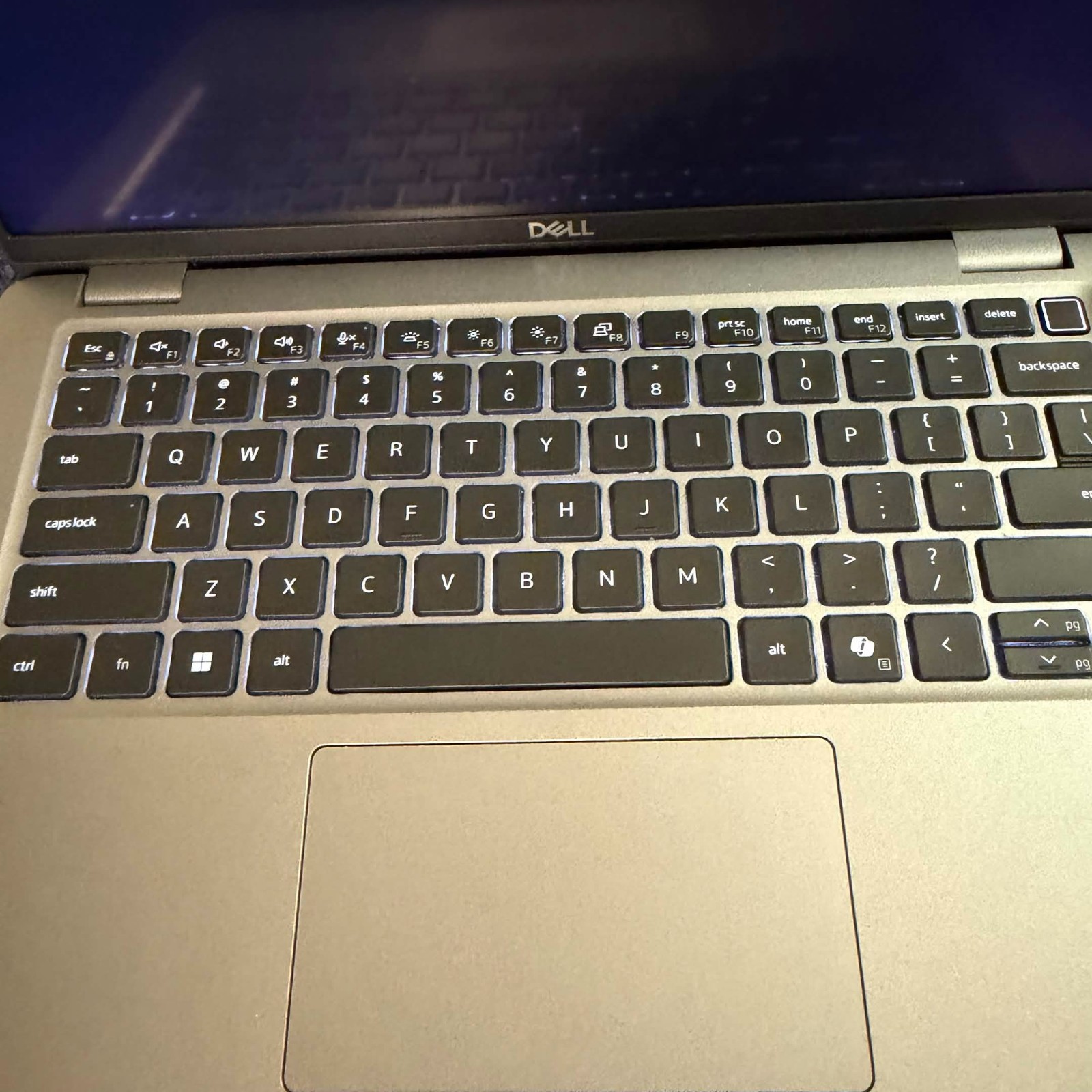 Dell Latitude 5450 14″ FHD 1.7 GHz Ultra 7 165U 16GB 512GB SSD Touch WIN11 PRO