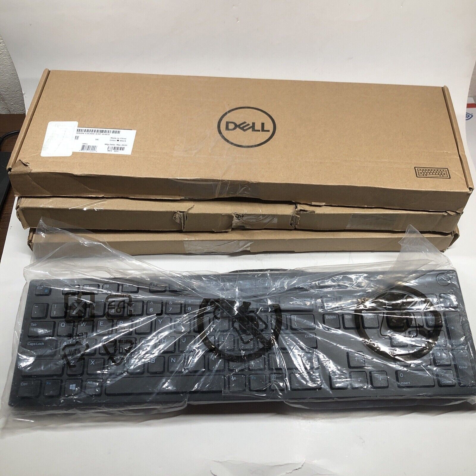 Genuine Dell KB216-BK-US Black USB Keyboard – NEW (Lot of 4) Box Damage