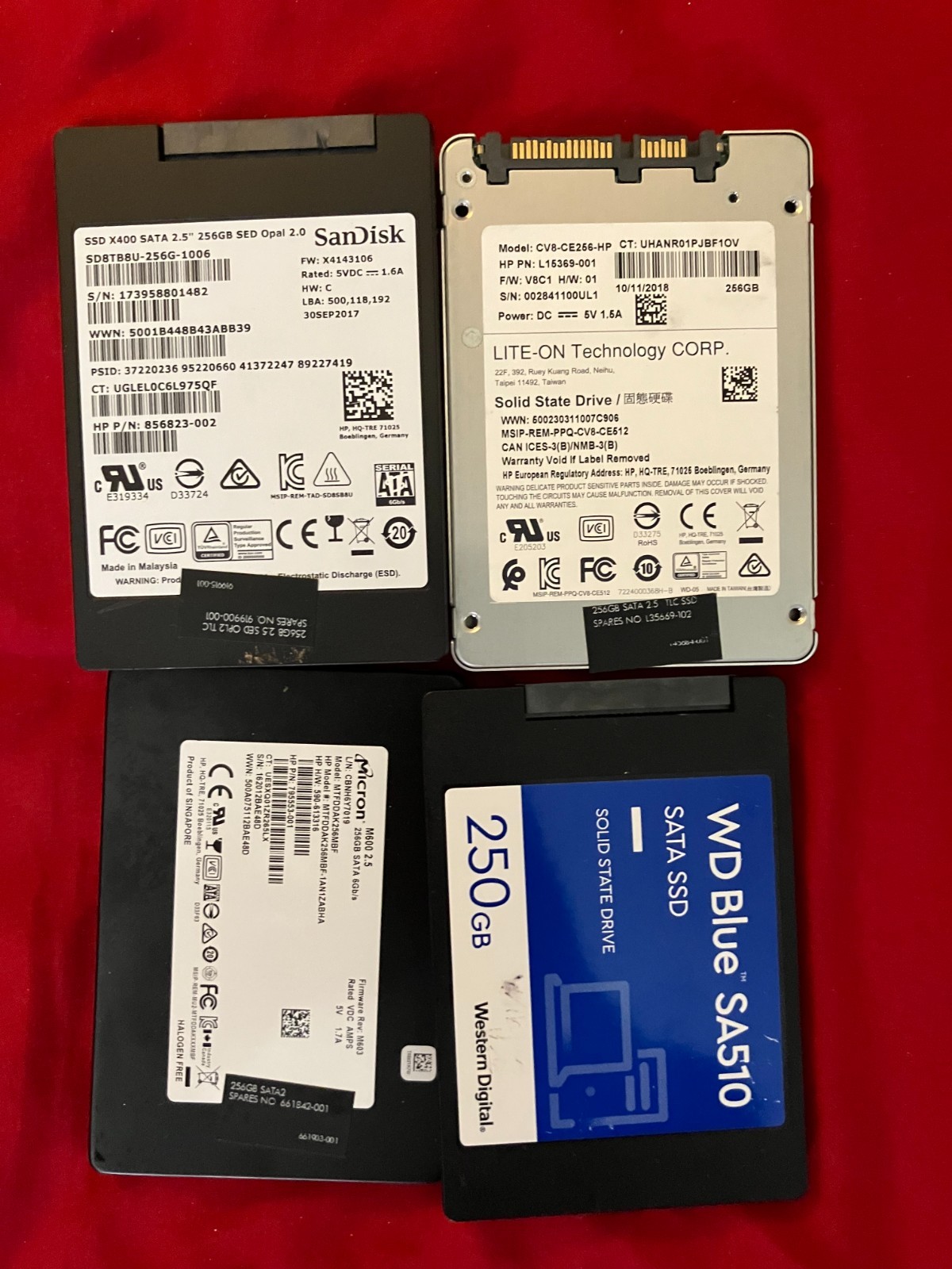 Lot of 4 250 or 256gb SATA SSD (Sandisk,WD Blue,HP, Micron