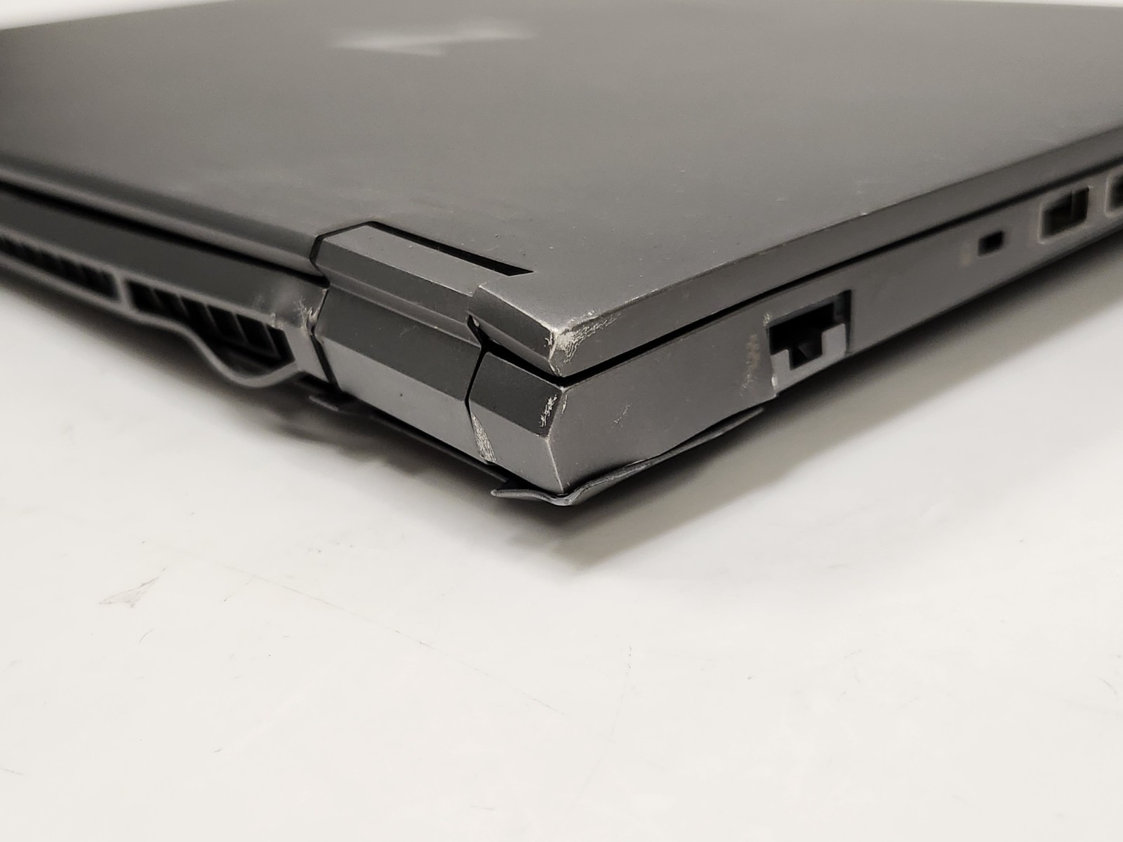 HP ZBook Fury 15 G7 15.6″ i7-10850H 2.7GHz 8GB 512GB W11P Quadro T2000 70% BATT