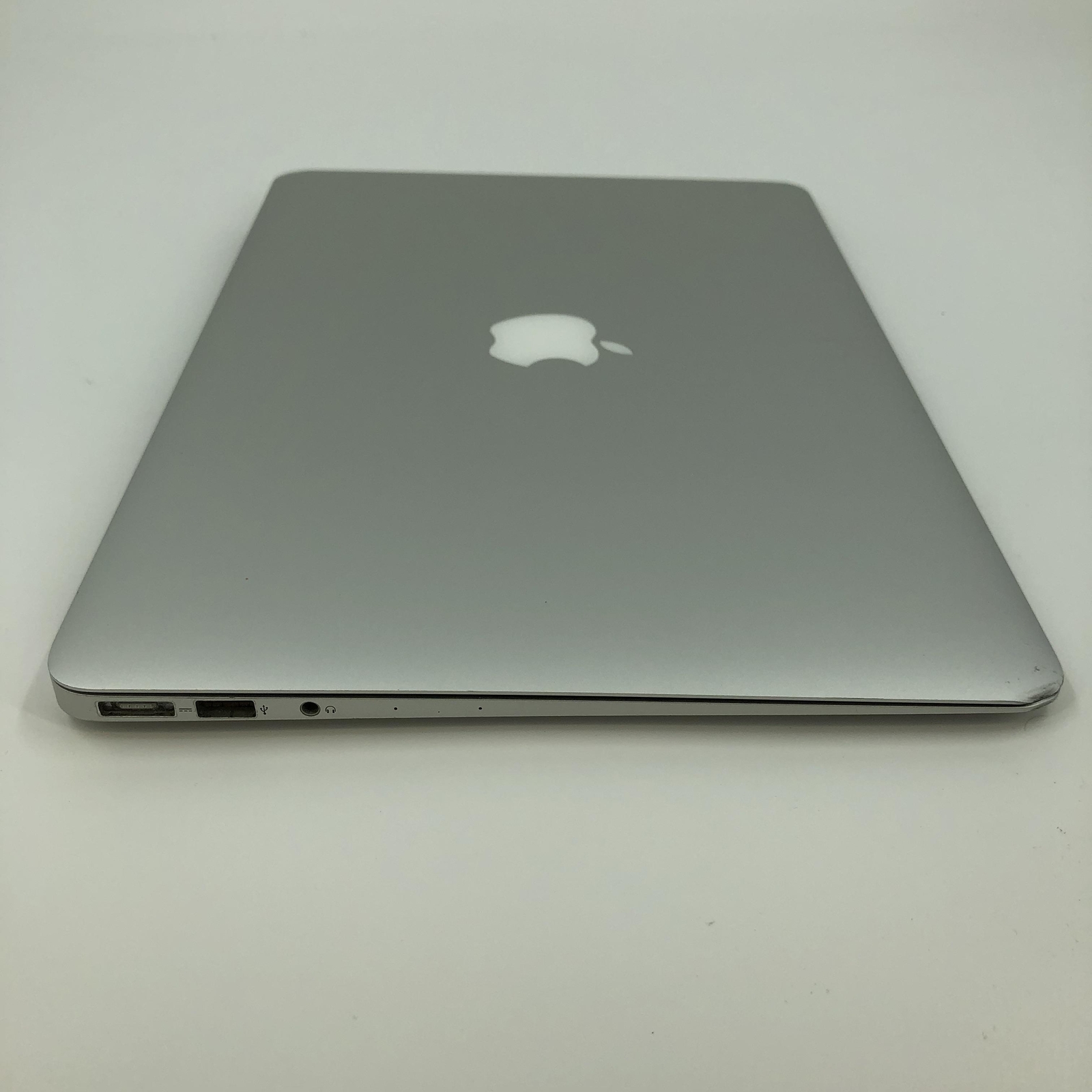Apple MacBook Air 13 2017 1.8 GHz Intel Core i5 5th Gen 8GB 256GB SSD