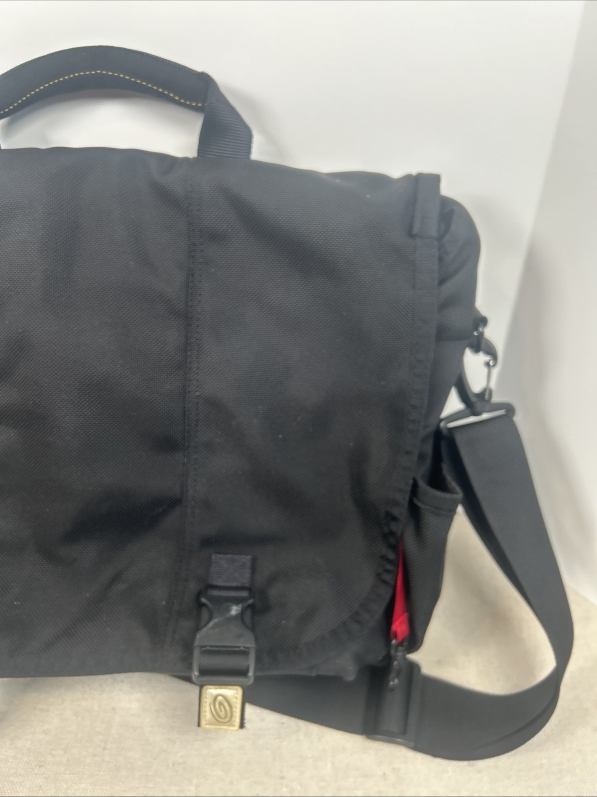 Timbuk2 Black Classic Messenger/Laptop Bag- Crossbody Dual Buckle Strap