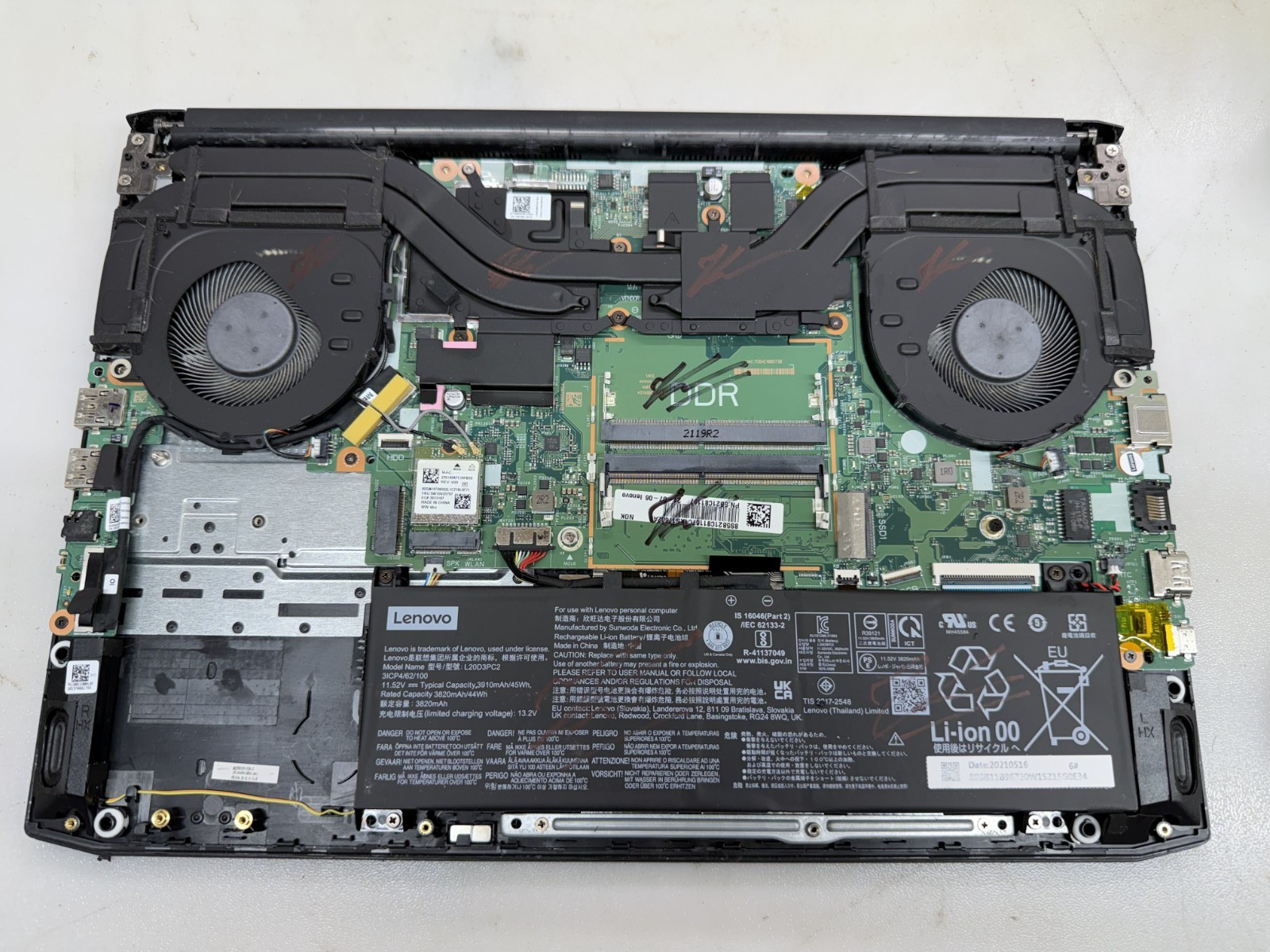 LENOVO IDEAPAD GAMING 3 15ACH6 AMD Ryzen™7 5800H NO RAM/SDD*FOR PARTS/REPAIRS