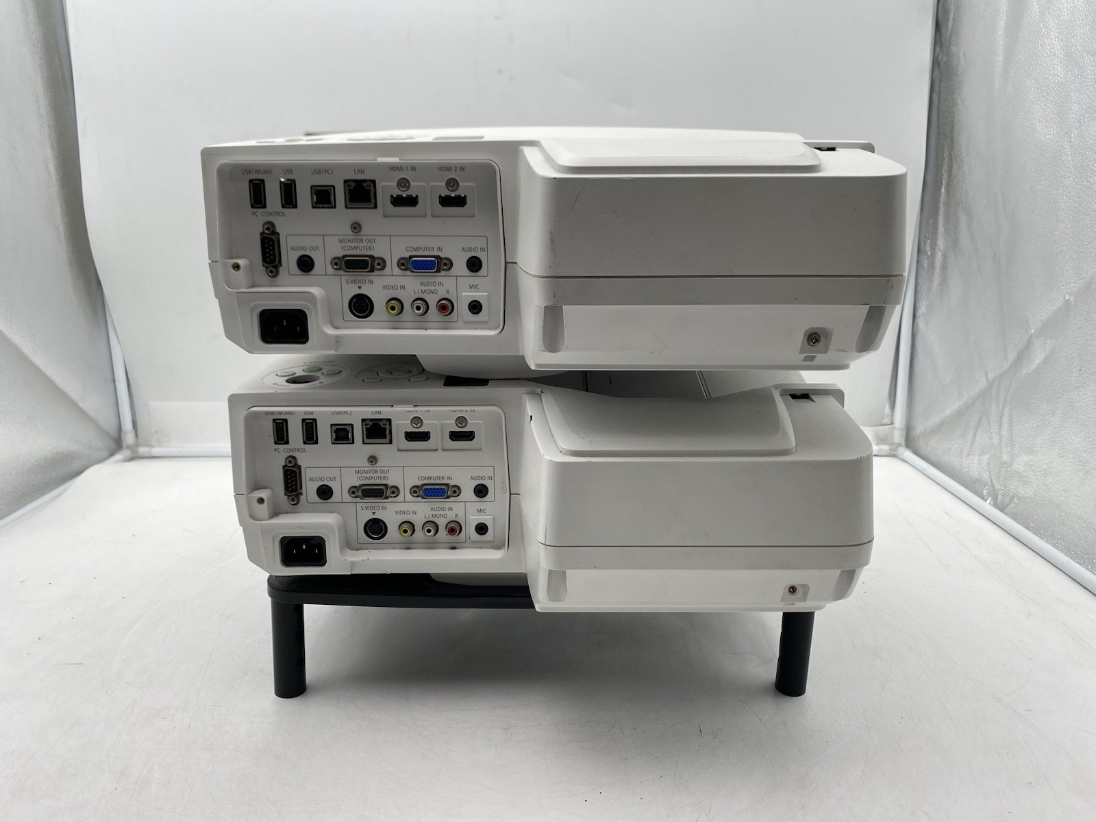 Lot of 2 NEC NP-UM330X Dual HDMI – XGA Ultra Short Throw Projector