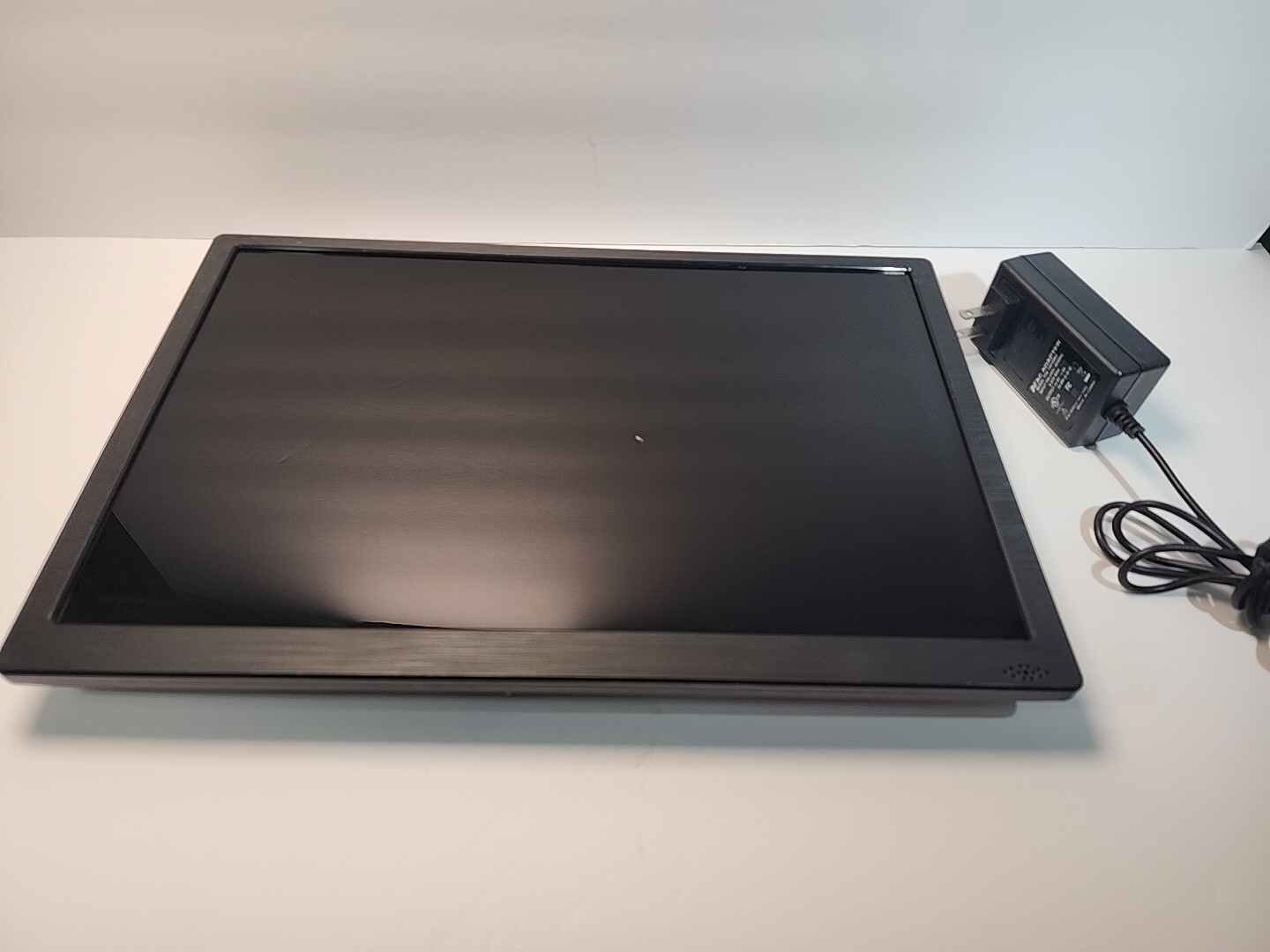 15Inch TFT LED Monitor – SEE DETAILS