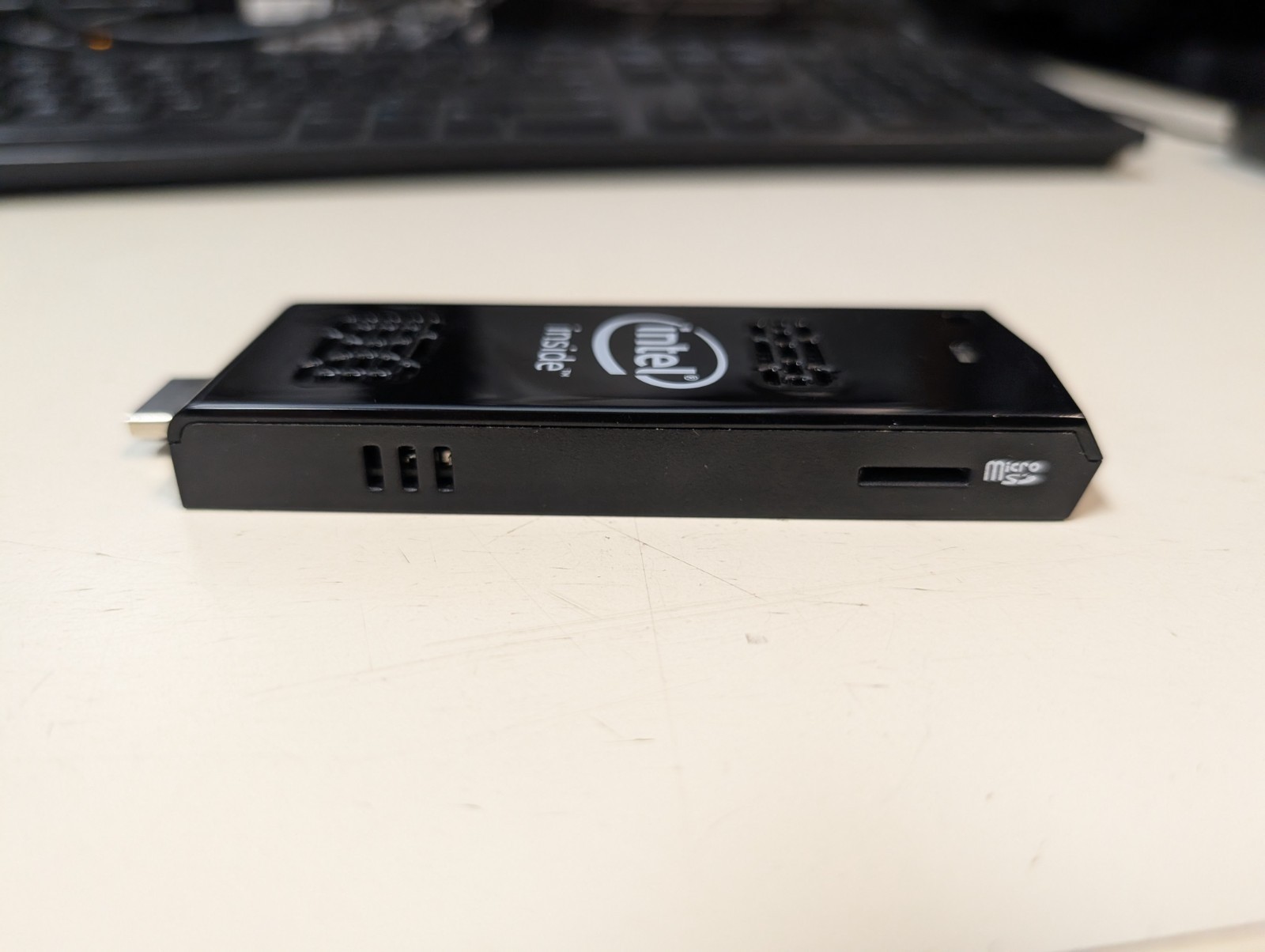 Intel Compute Stick STCK1A32WFC | Windows 10 Home (32-bit) | Atom Z3735F