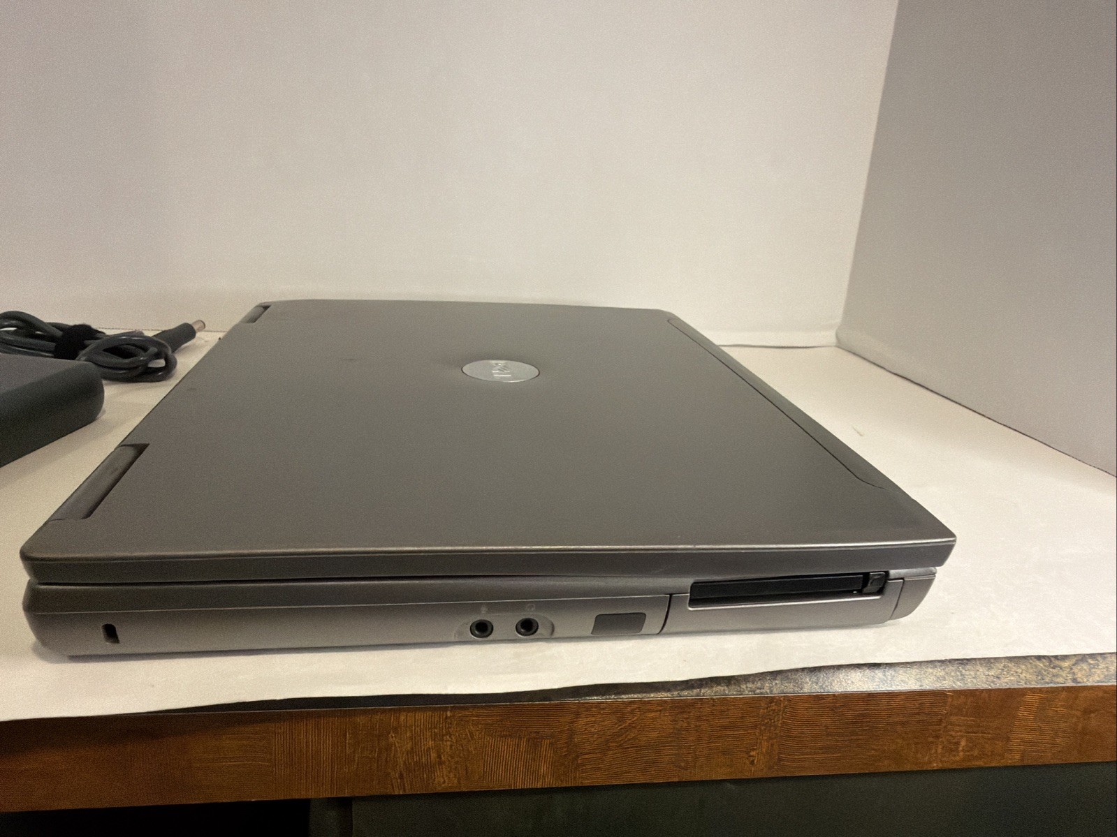 Dell Latitude D610 14” Laptop Intel Pentium M Processor Charger Working Computer