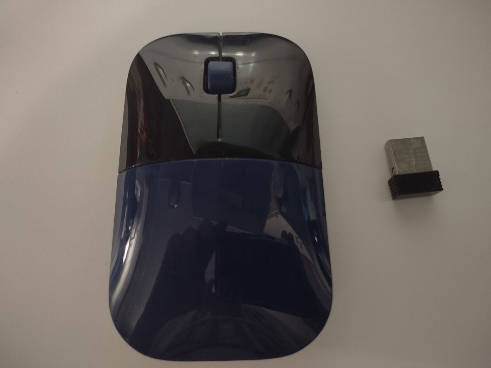 HP Z3700 Wireless Mouse 3 buttons 1600 dpi 2.4 GHz Normal Scroll Wheel, 1 x AA