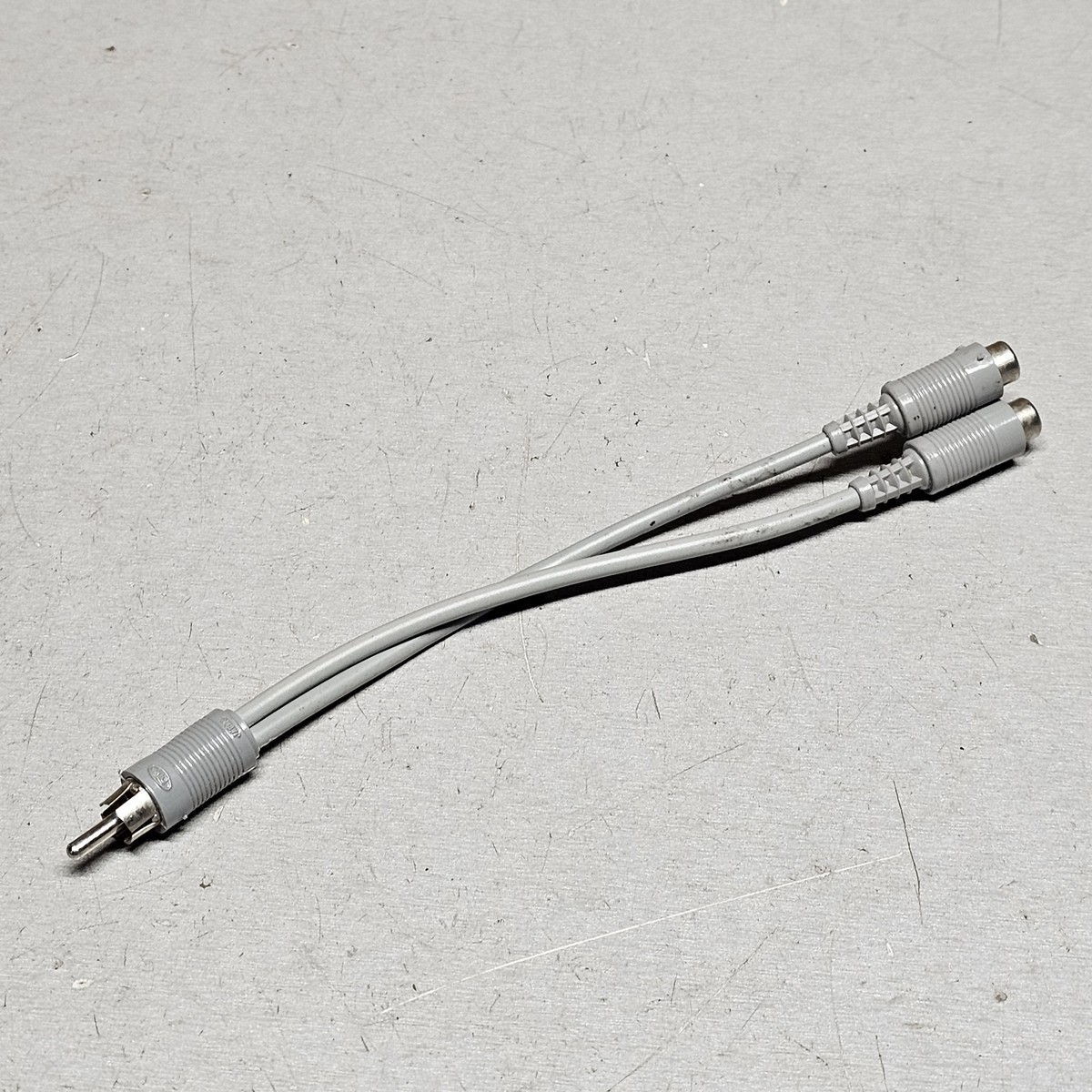 RCA Audio Y Adapter 1 Male to 2 Female Splitter Vintage A/V Cable