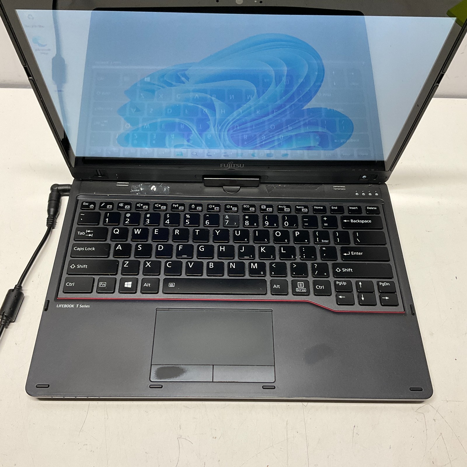 Fujitsu Lifebook T938 Laptop Intel Core i5-8250U @ 1.60 GHz 8GB 128GB SSD NO BAT