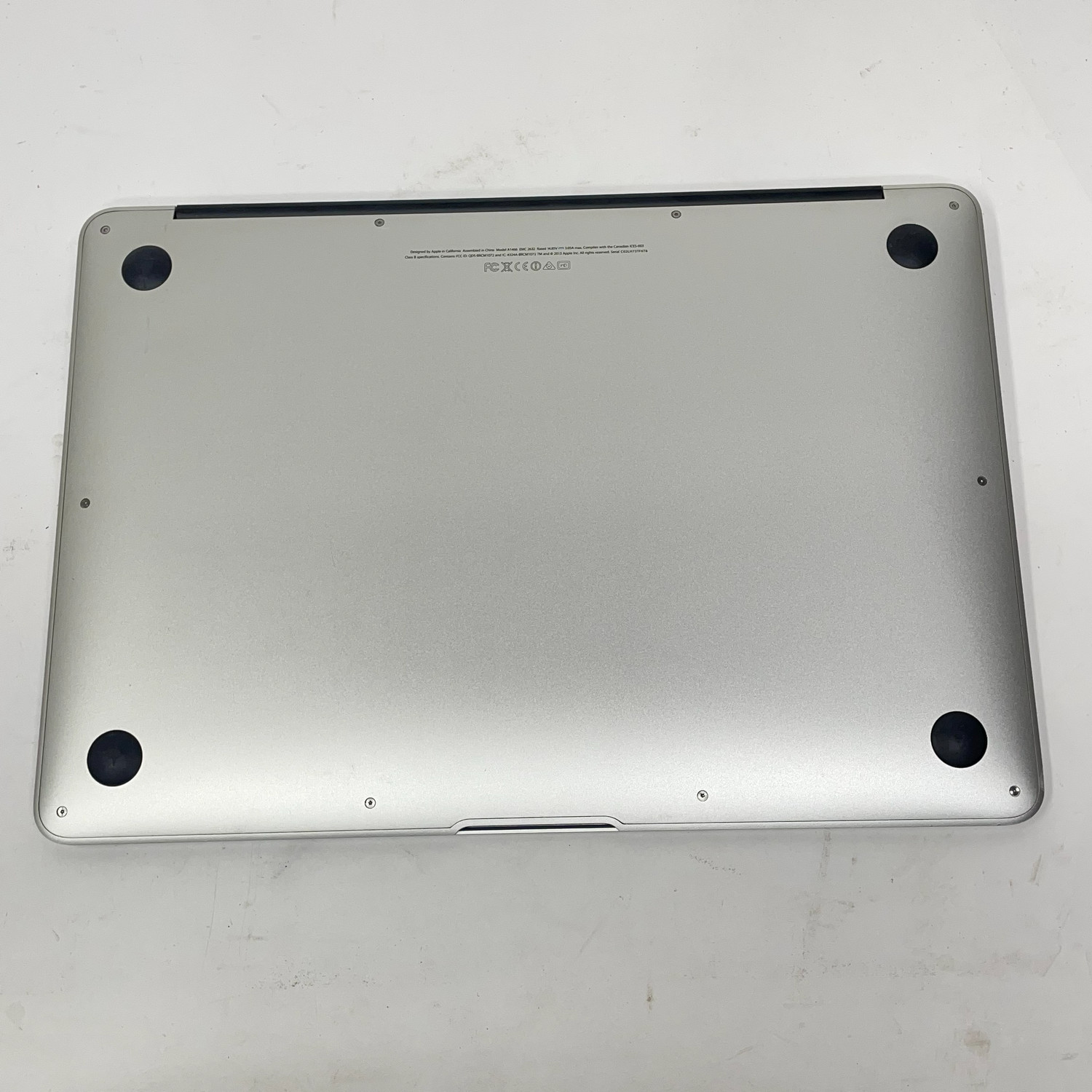 Apple MacBook Air 13.3 in (256GB SSD, Intel Core i5 5th. Gen., 1.6GHz, 8GB RAM)