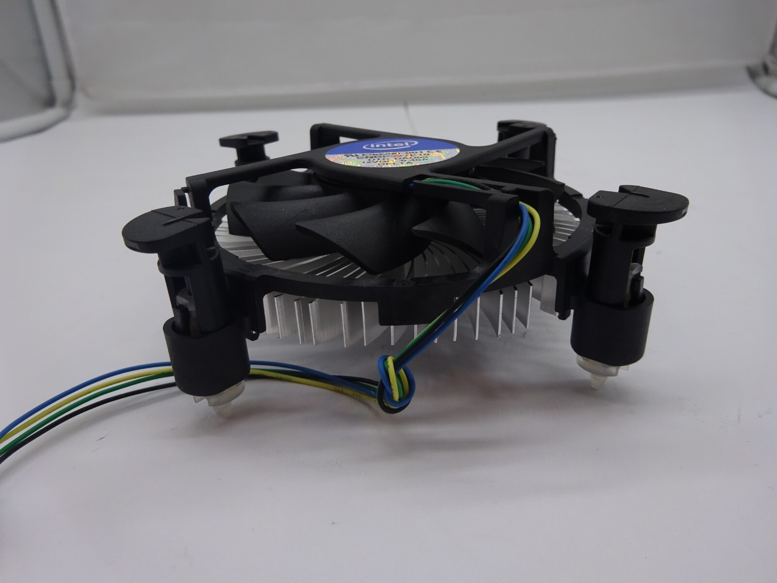 Intel Kühler + Lüfter E98290-001 CNDP327E10 4Pin Sockel 1155 #NT2813