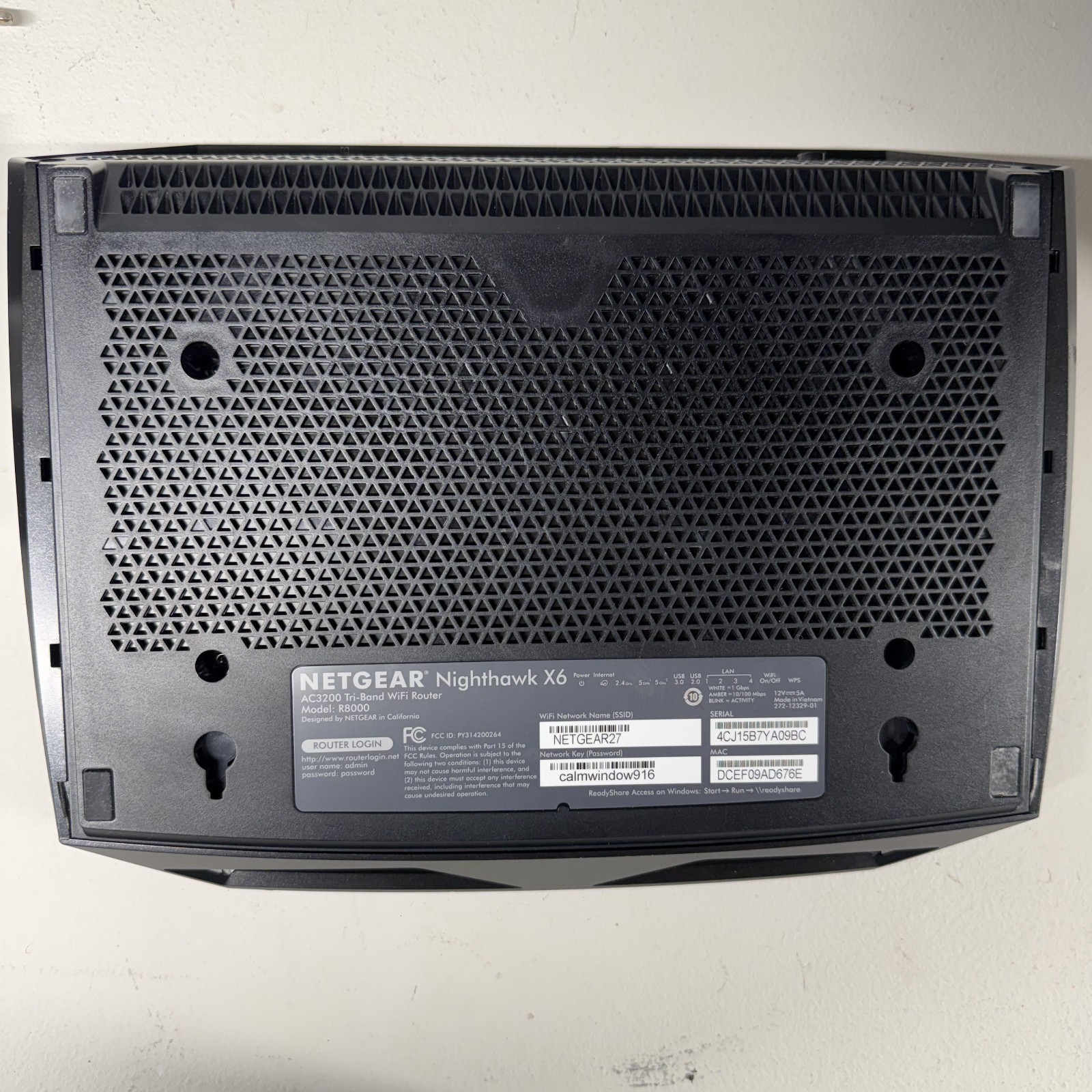 NETGEAR Nighthawk X6 R8000 AC3200 Tri-Band WiFi Router – Up to 3500 sq ft