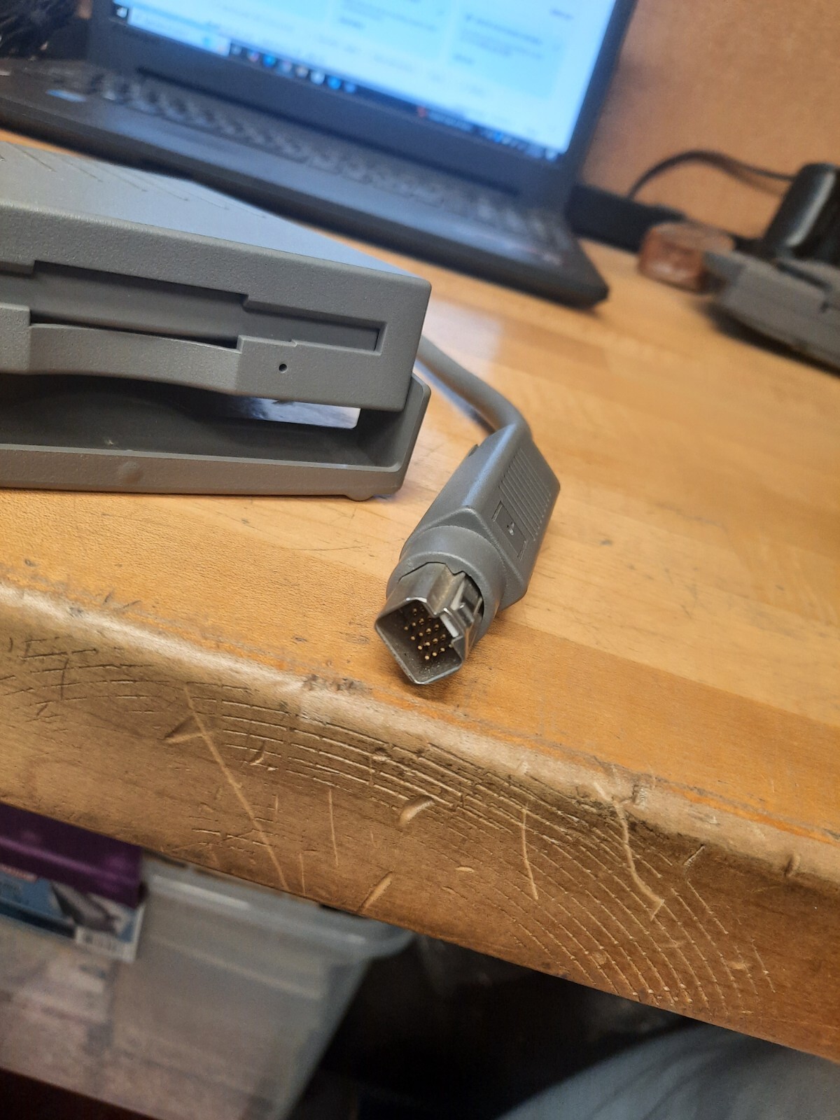 Macintosh HDI-20 External 1.4MB Floppy Disk Drive. UNTESTED SOLD AS IS.