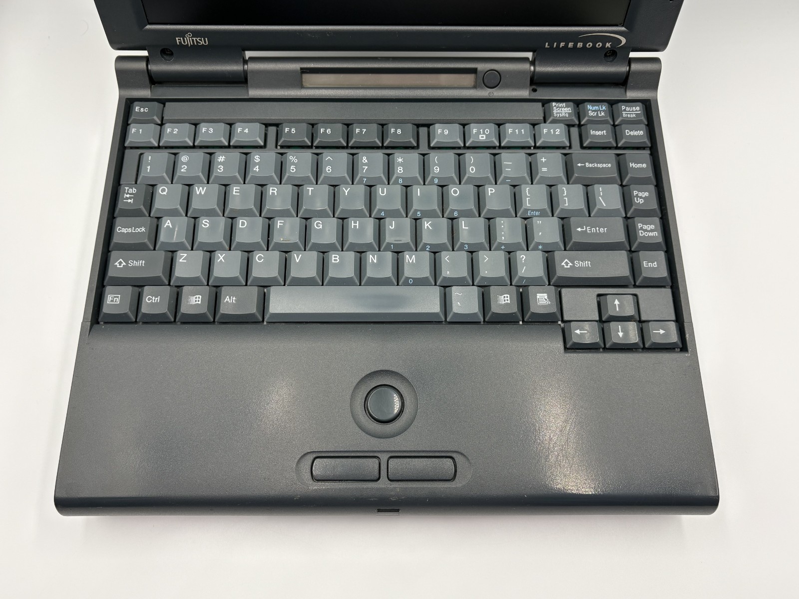 Fujitsu Lifebook 735Dx PC Laptop Computer Intel Pentium Partially Tested (Read)