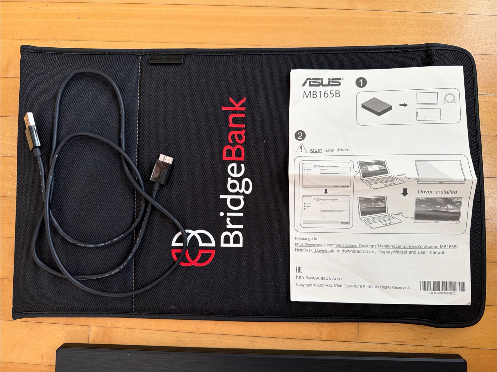 ASUS ZenScreen 15.6” 1366 x 768 Portable USB Travel Monitor MB165B & Case
