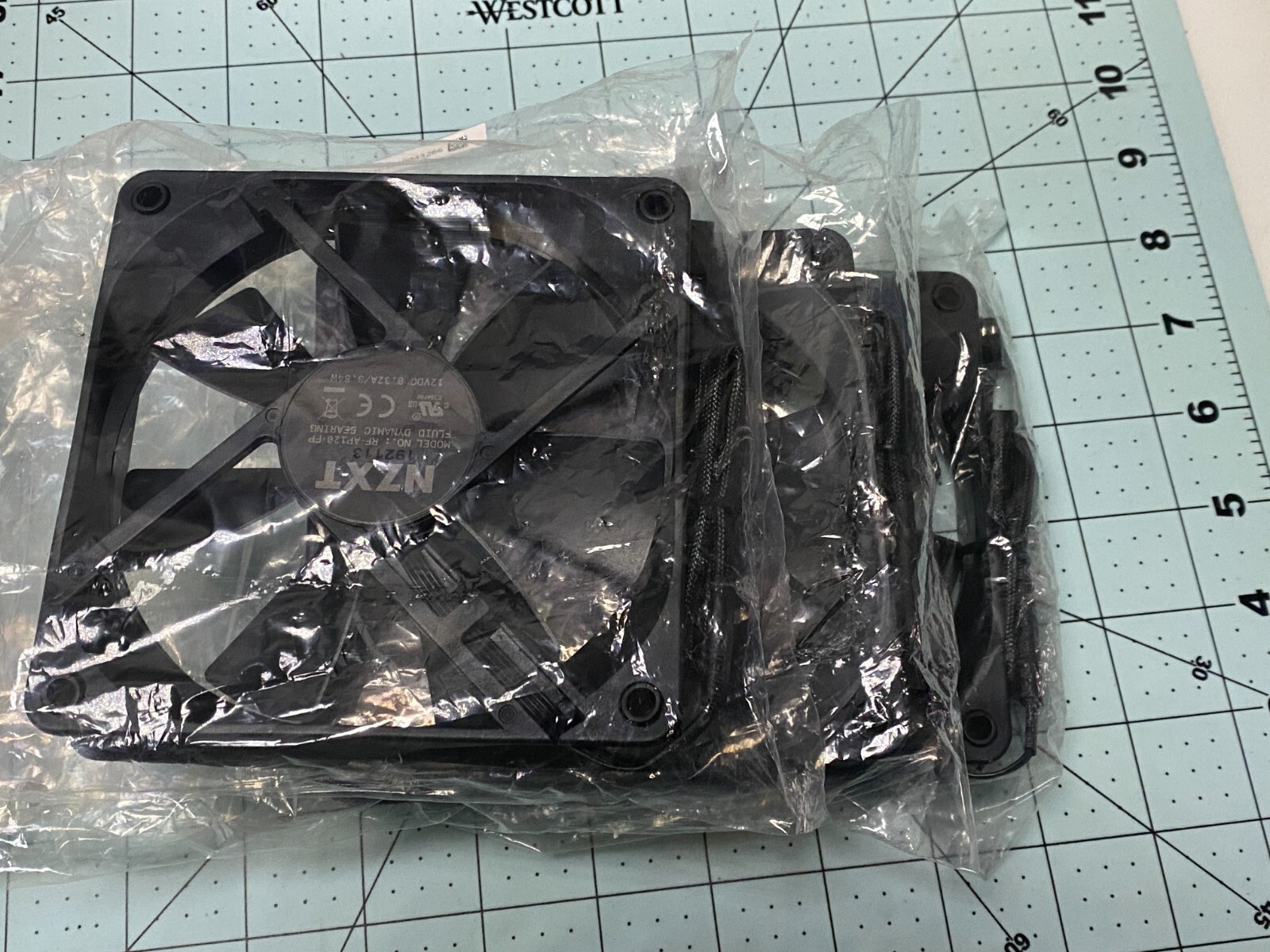 NZXT Aer P 120mm RF-AP120-FP PC Case Fans – 3 Pack – Fluid Dynamic Bearing Black