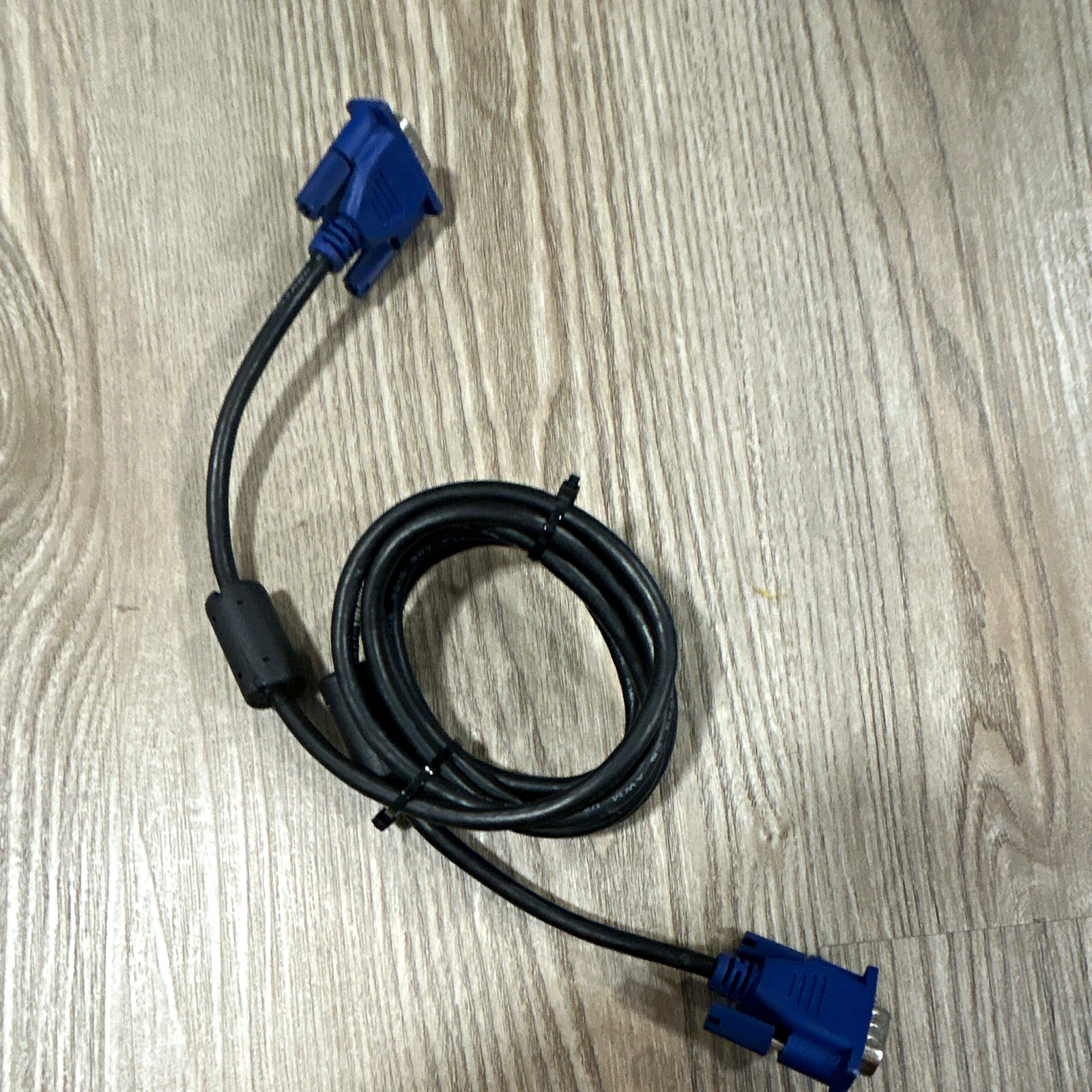 VGA/SVGA D-Sub 15-Pin Male to Male Cable Black/Blue with Ferrite Core