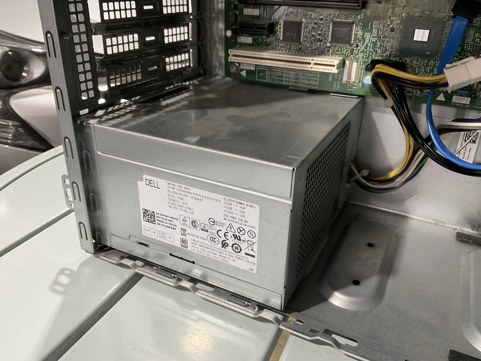 Dell Vostro 3670 (i5-8400, 2.80 GHz, 8 GB RAM, 256 GB M.2), Service Tag, 97N9KQ2