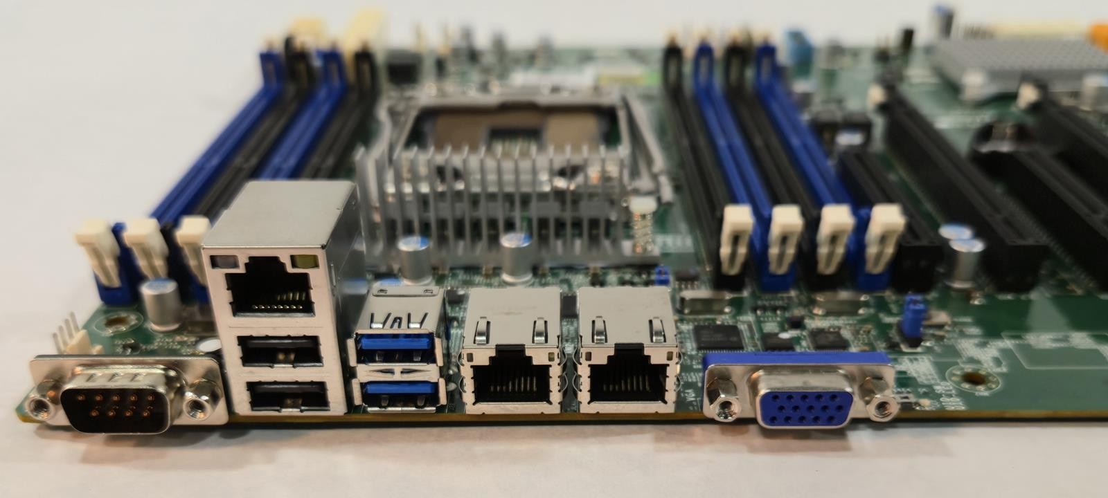 SUPERMICRO X10DRL-IT LGA 2011-3 DDR4 {CHIPSET} ATX Motherboard