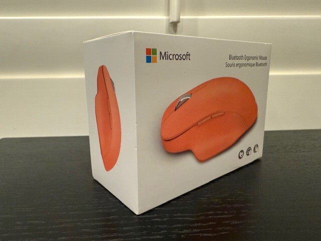 NEW–Microsoft ORANGE Bluetooth Ergonomic Mouse w/Thumb Rest & Precise Tracking