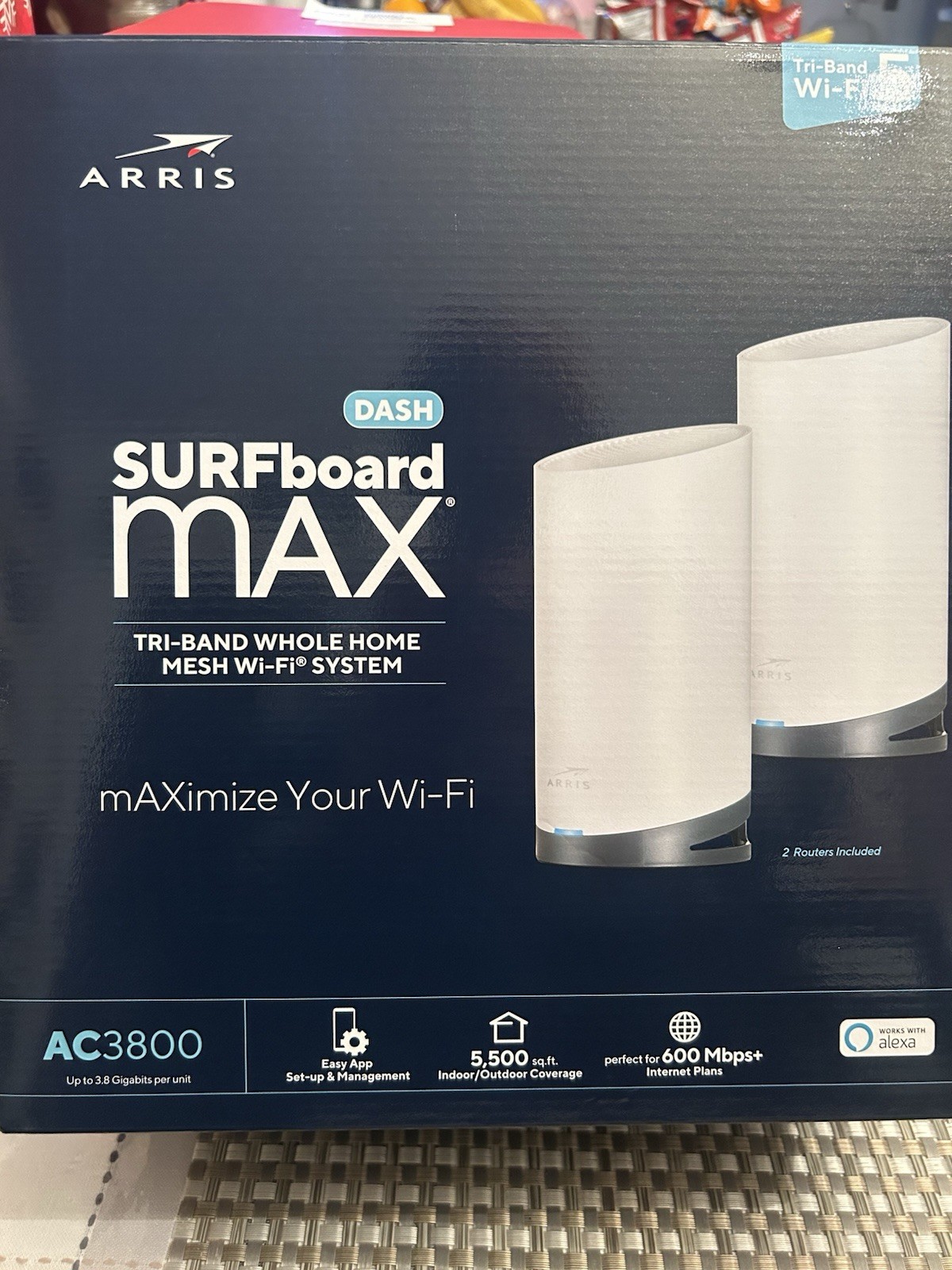 ARRIS Surfboard Max W121 Tri-Band Mesh WiFi 5500 Ft.. Range New In Box Sealed