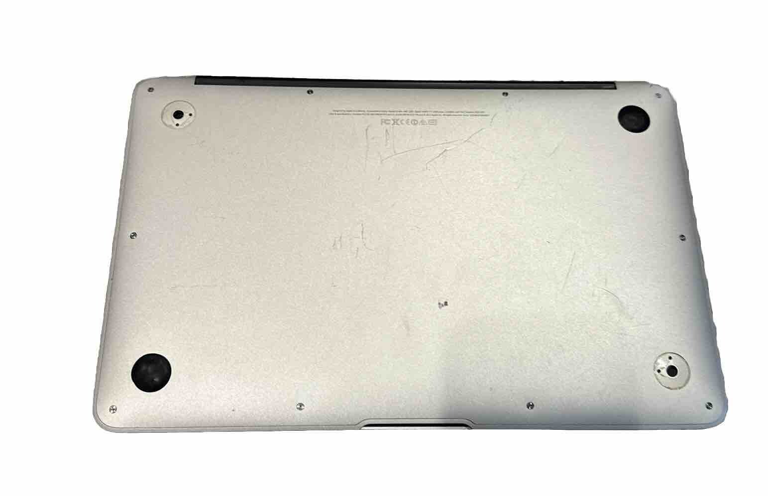 None Working Mac Book Air W/ A Box/Charger/Keypad/mac Book Discs