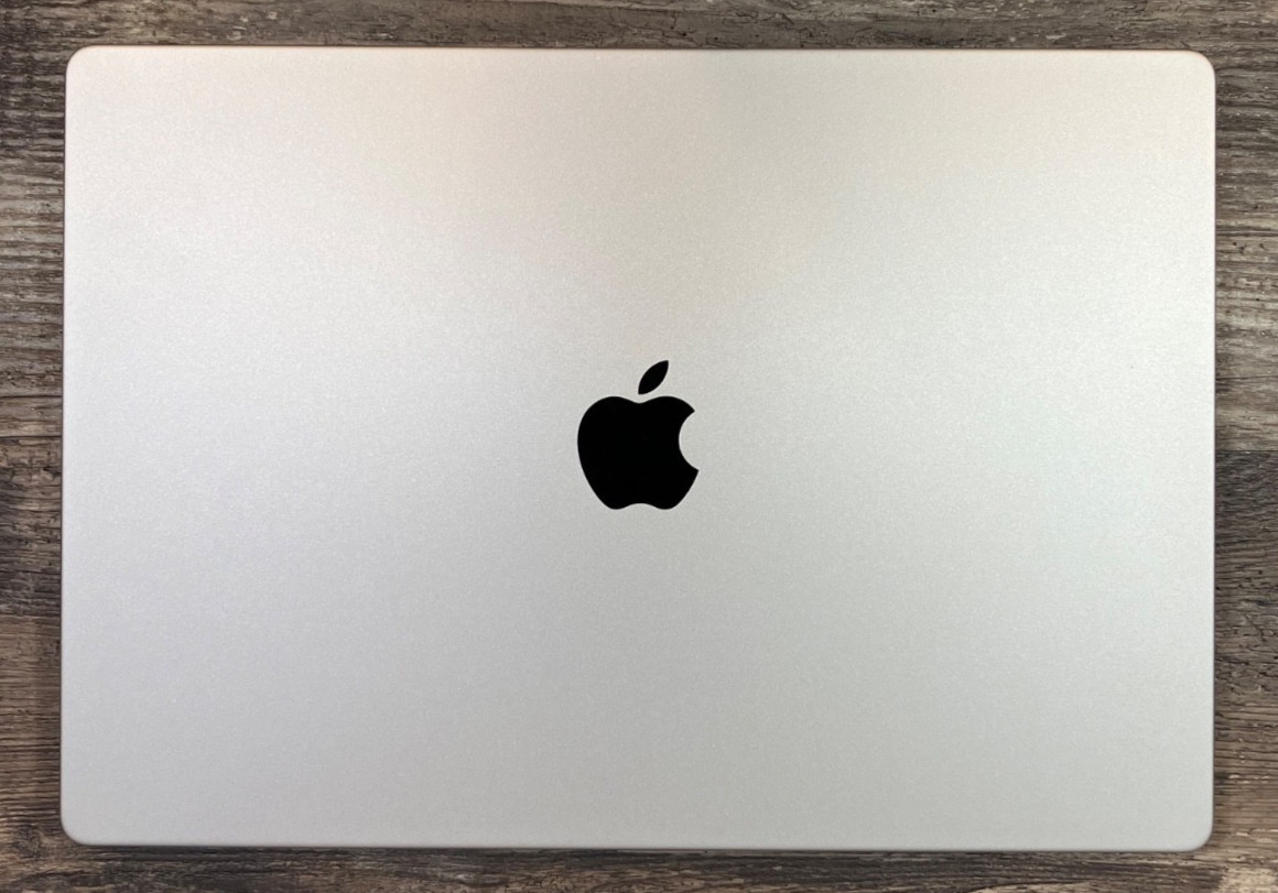 Apple MacBook Pro 16″ | M3 Pro | 36GB RAM 512GB | Silver A2991 | 100% Battery VG