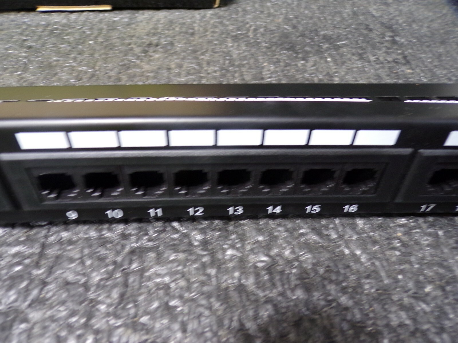 24 Port Cat5e Non-Shielded Patch Panel P/N 651-24C5, (MJ)