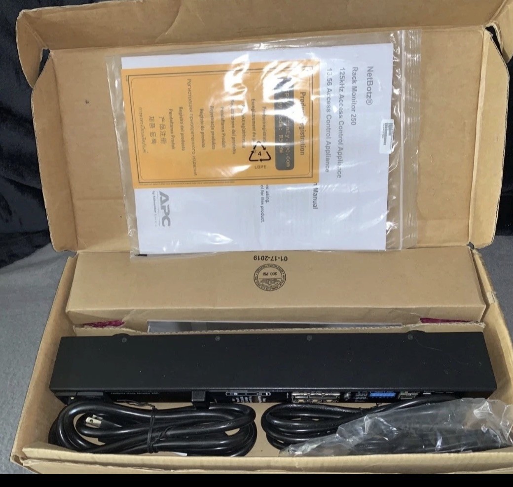 APC NETBOTZ RACK MONITOR 250 NBRK0250 NEW OPEN BOX (Complete)