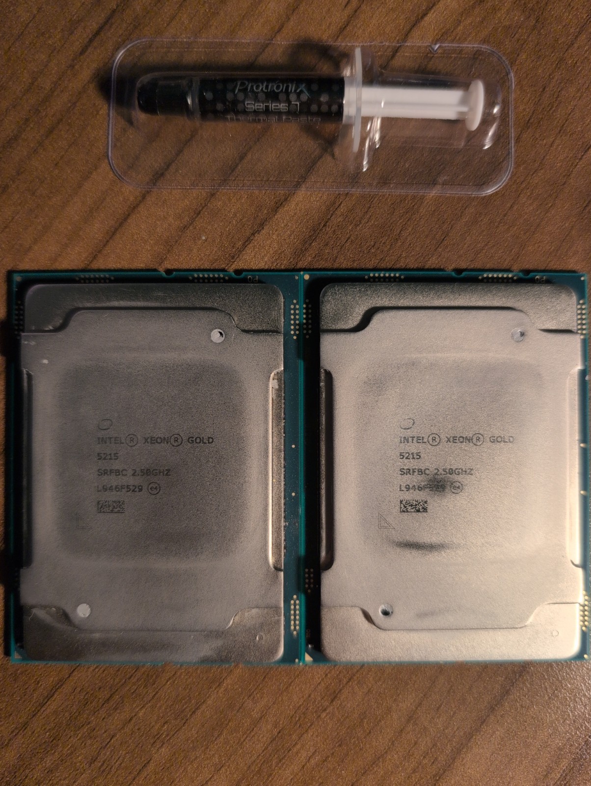 Intel Xeon Gold 5215 10-Core 2.5GHz 13.75MB Cache FCLGA3647 85W SRFBC