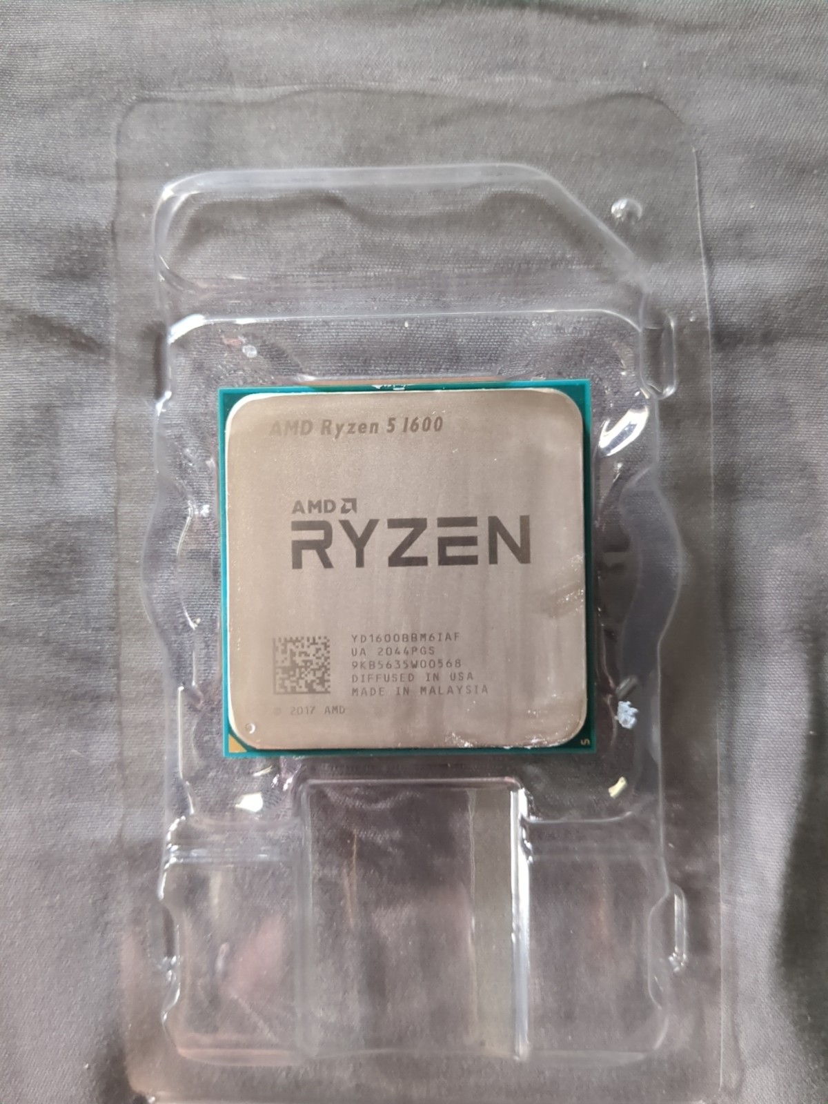 AMD YD1600BBM6IAE Ryzen 5 1600 AM4 CPU (Wraith Cooler Included)